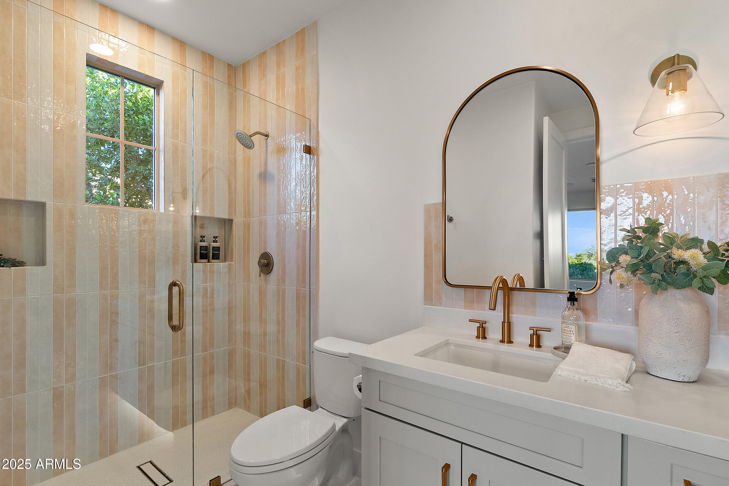 9087 E MOUNTAIN SPRING Road, Scottsdale