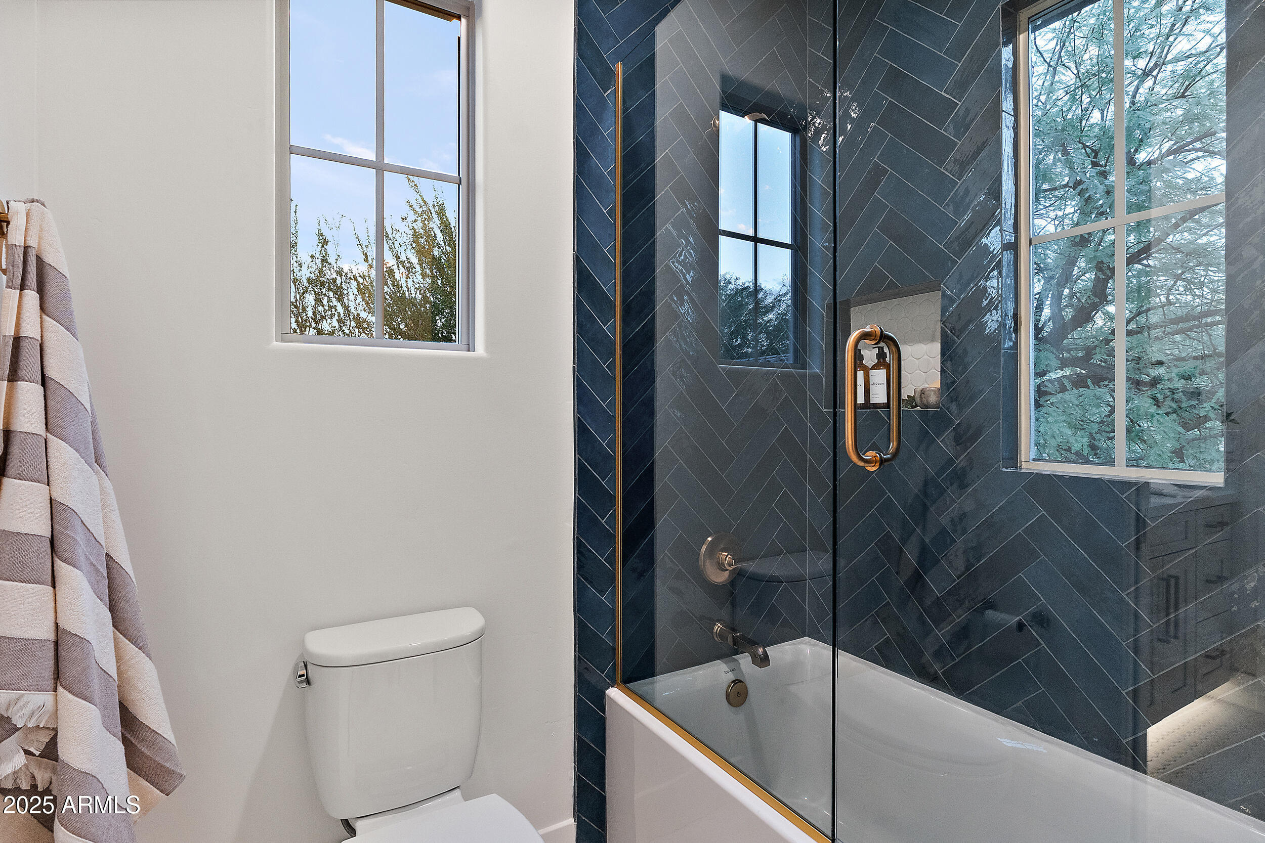 9087 E MOUNTAIN SPRING Road, Scottsdale