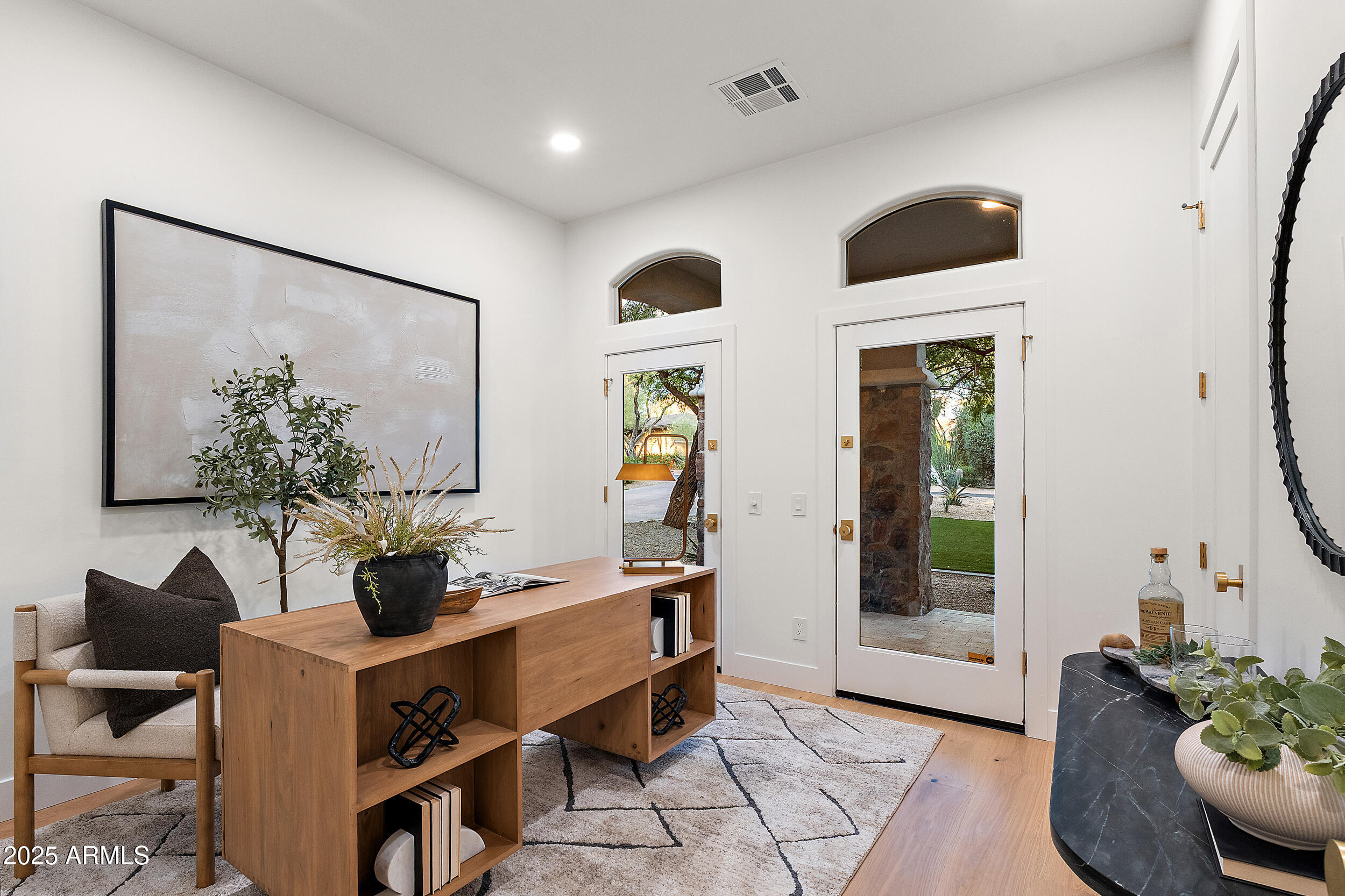 9087 E MOUNTAIN SPRING Road, Scottsdale