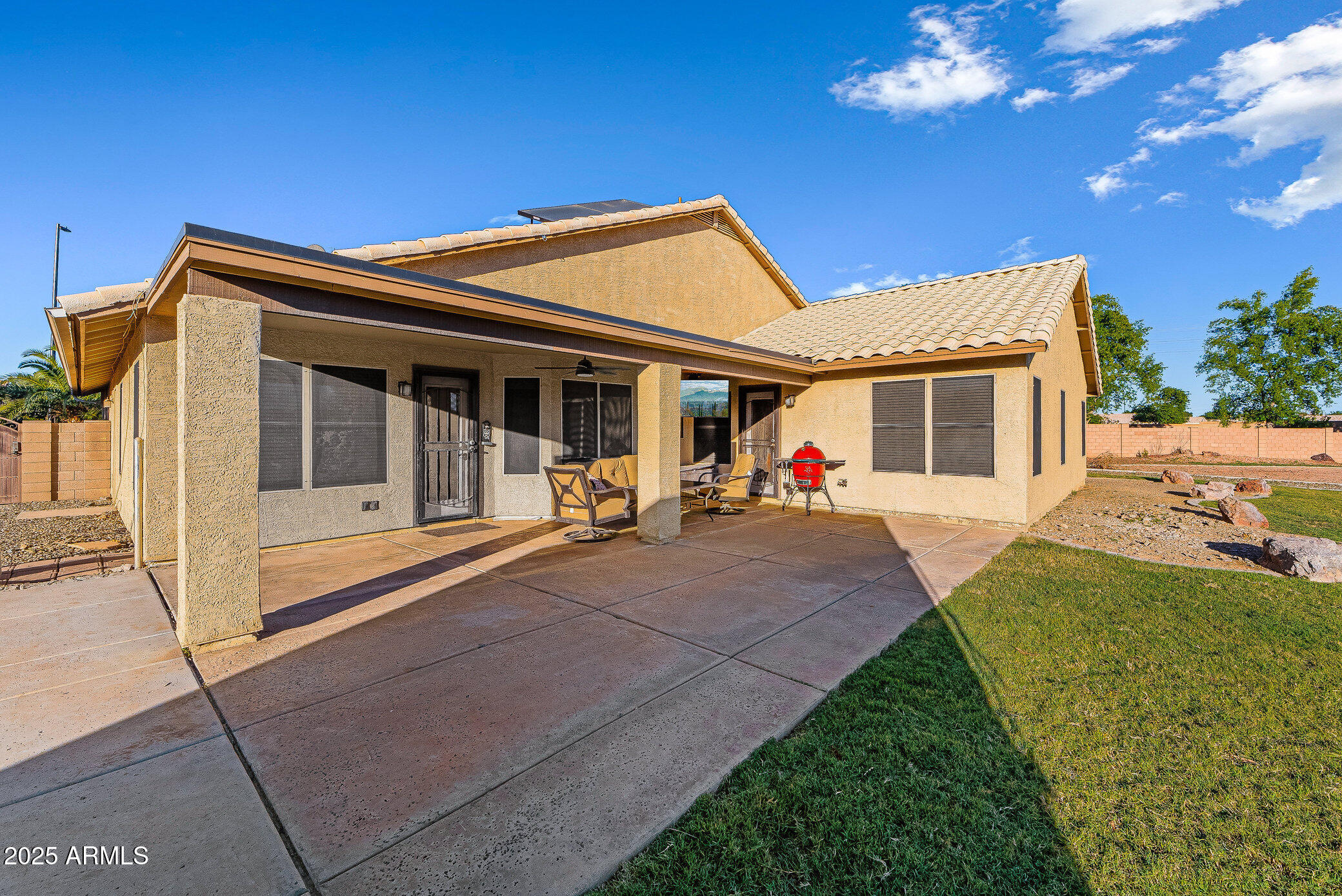 335 S RED ROCK Street