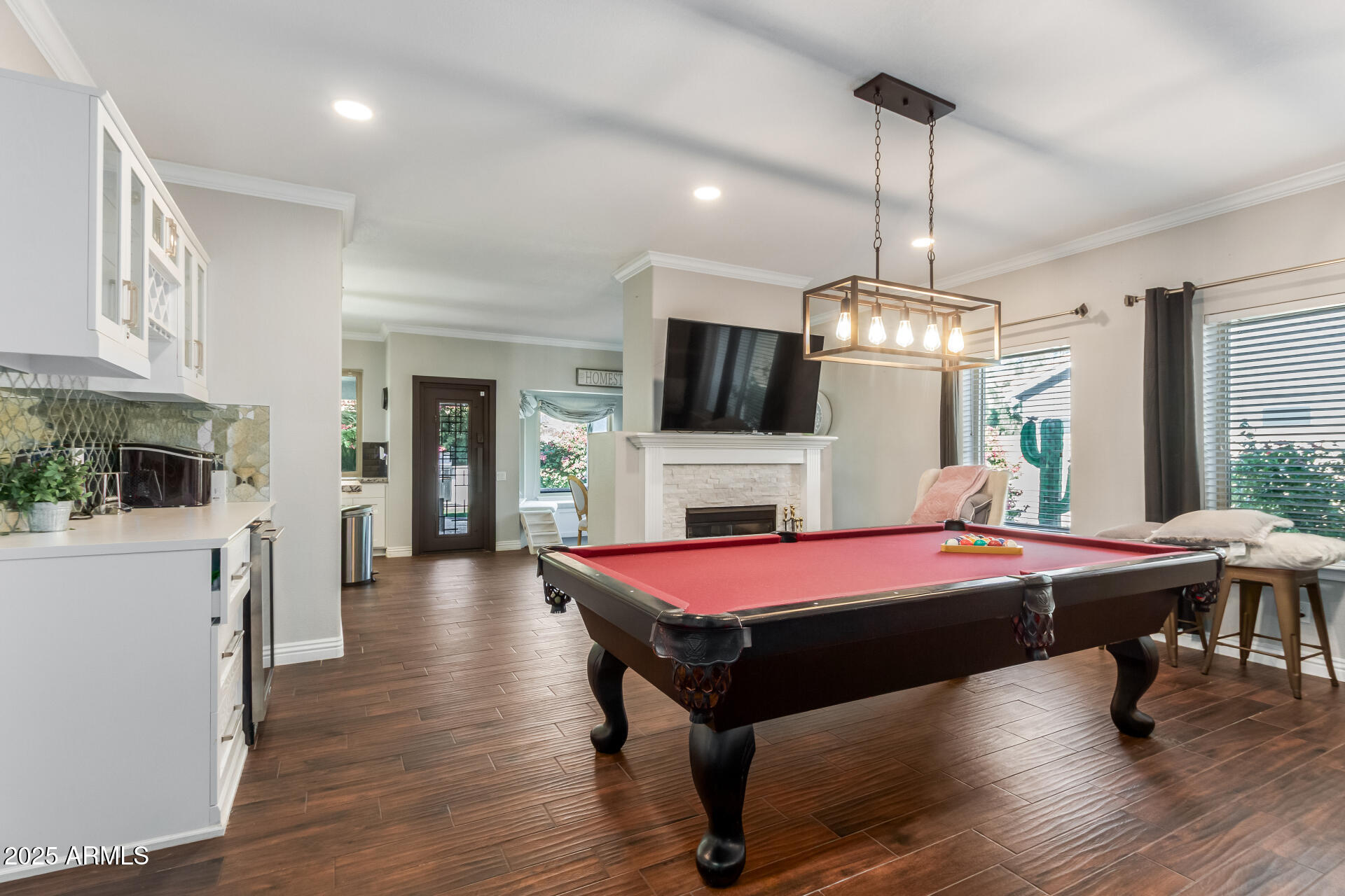 5916 E SANDRA Terrace