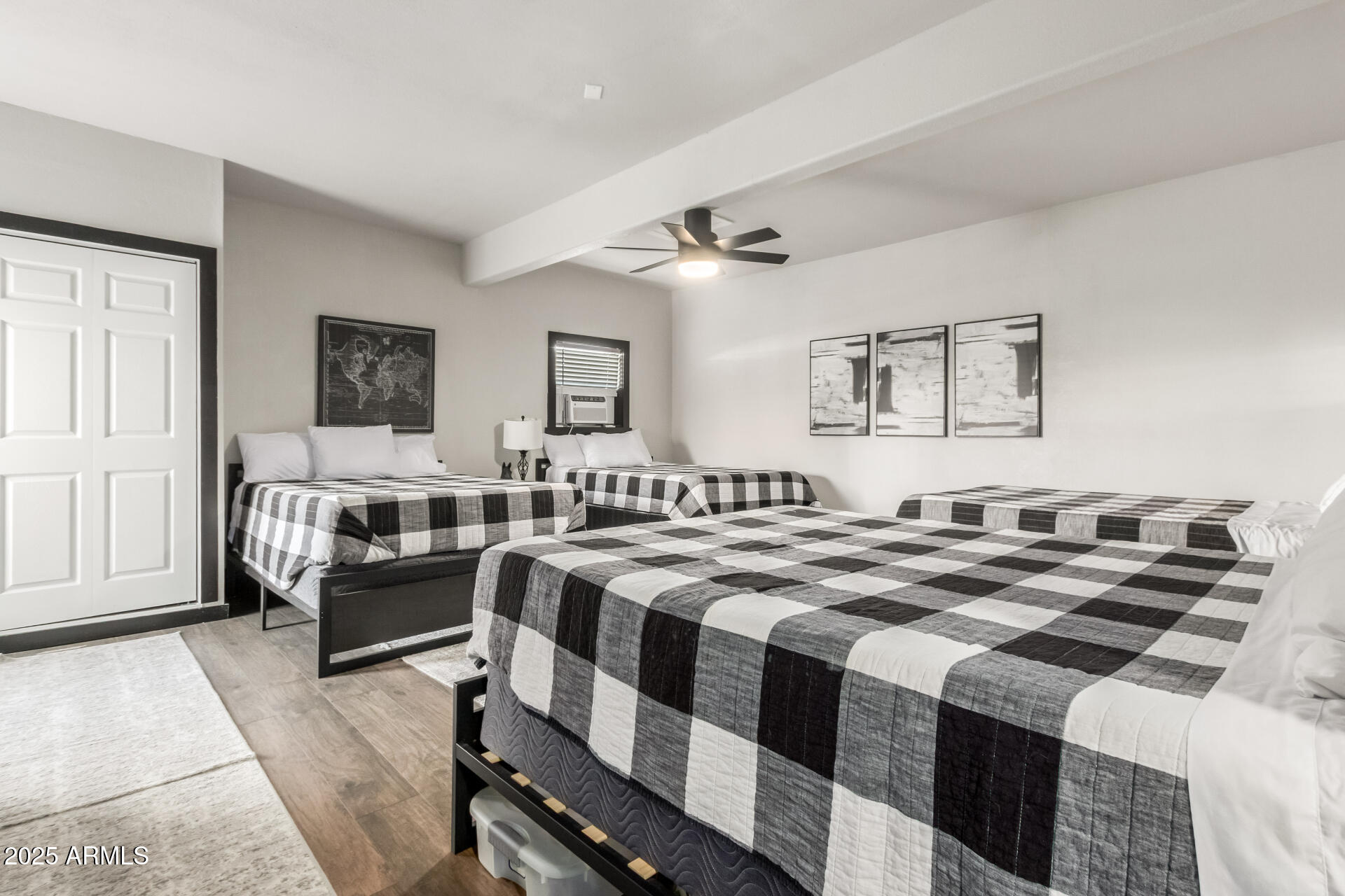 5916 E SANDRA Terrace