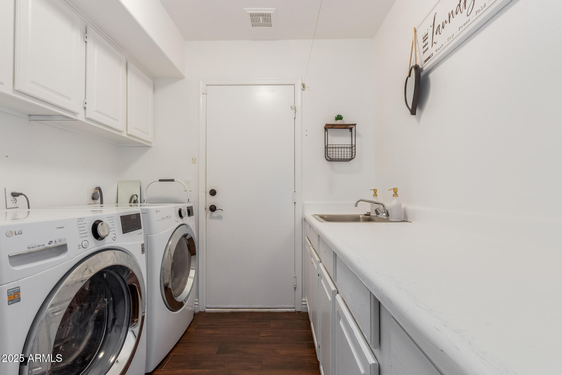 5916 E SANDRA Terrace