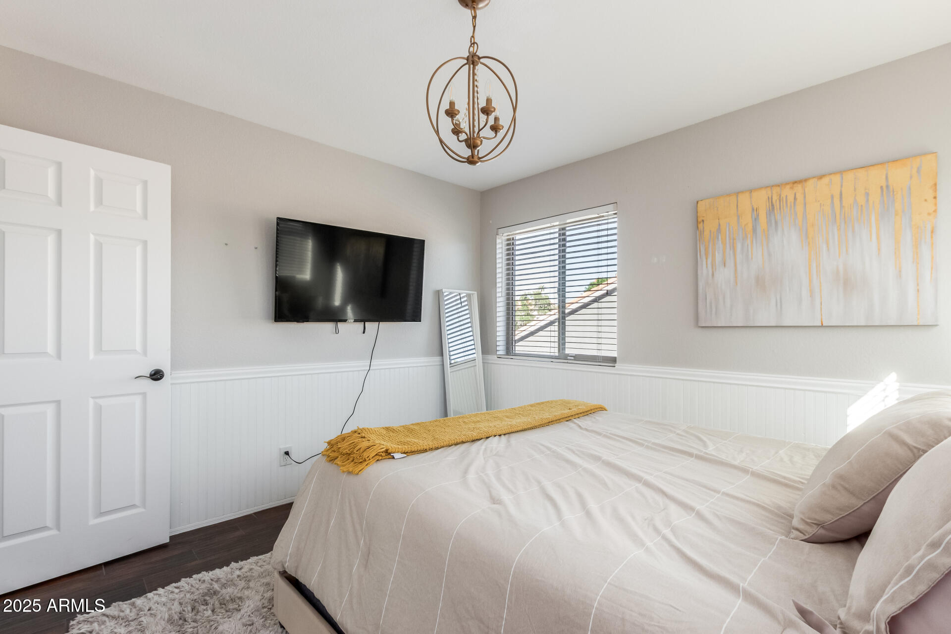 5916 E SANDRA Terrace