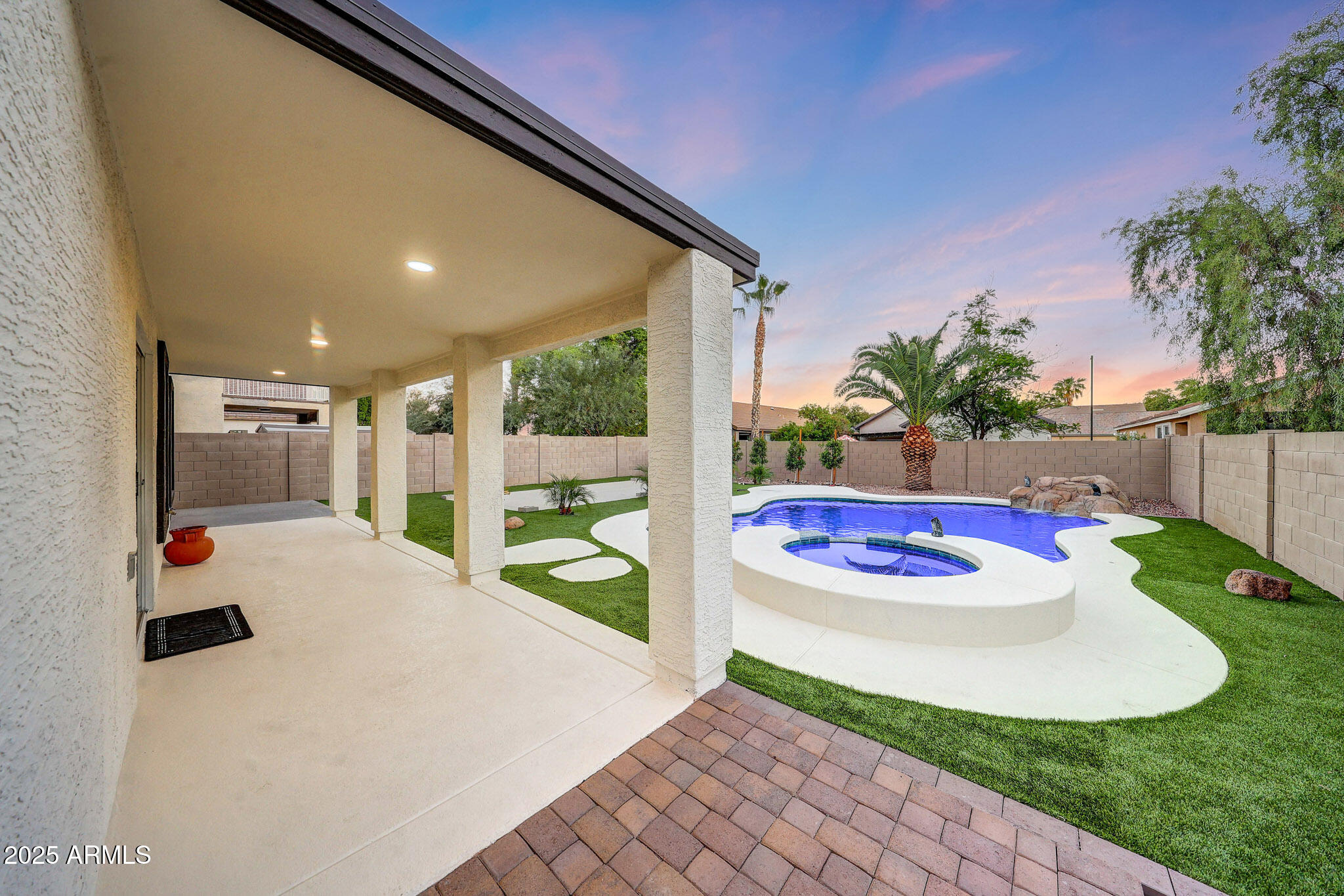 13621 W SAN JUAN Avenue