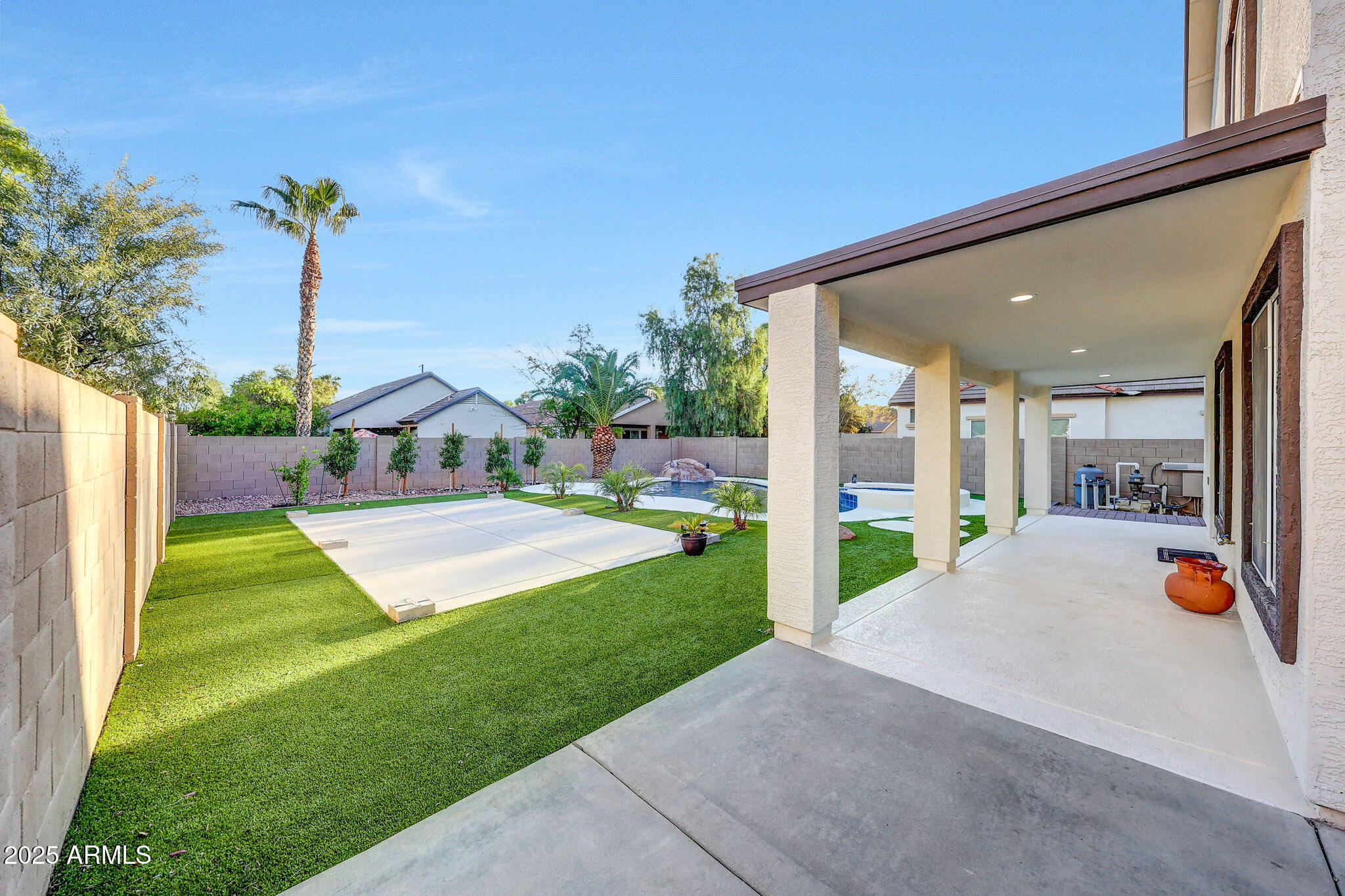 13621 W SAN JUAN Avenue