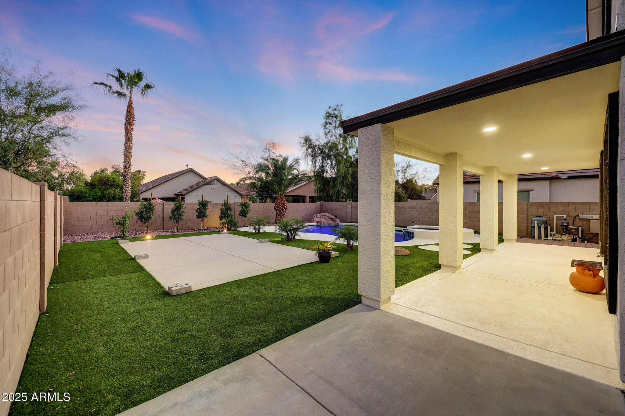 13621 W SAN JUAN Avenue