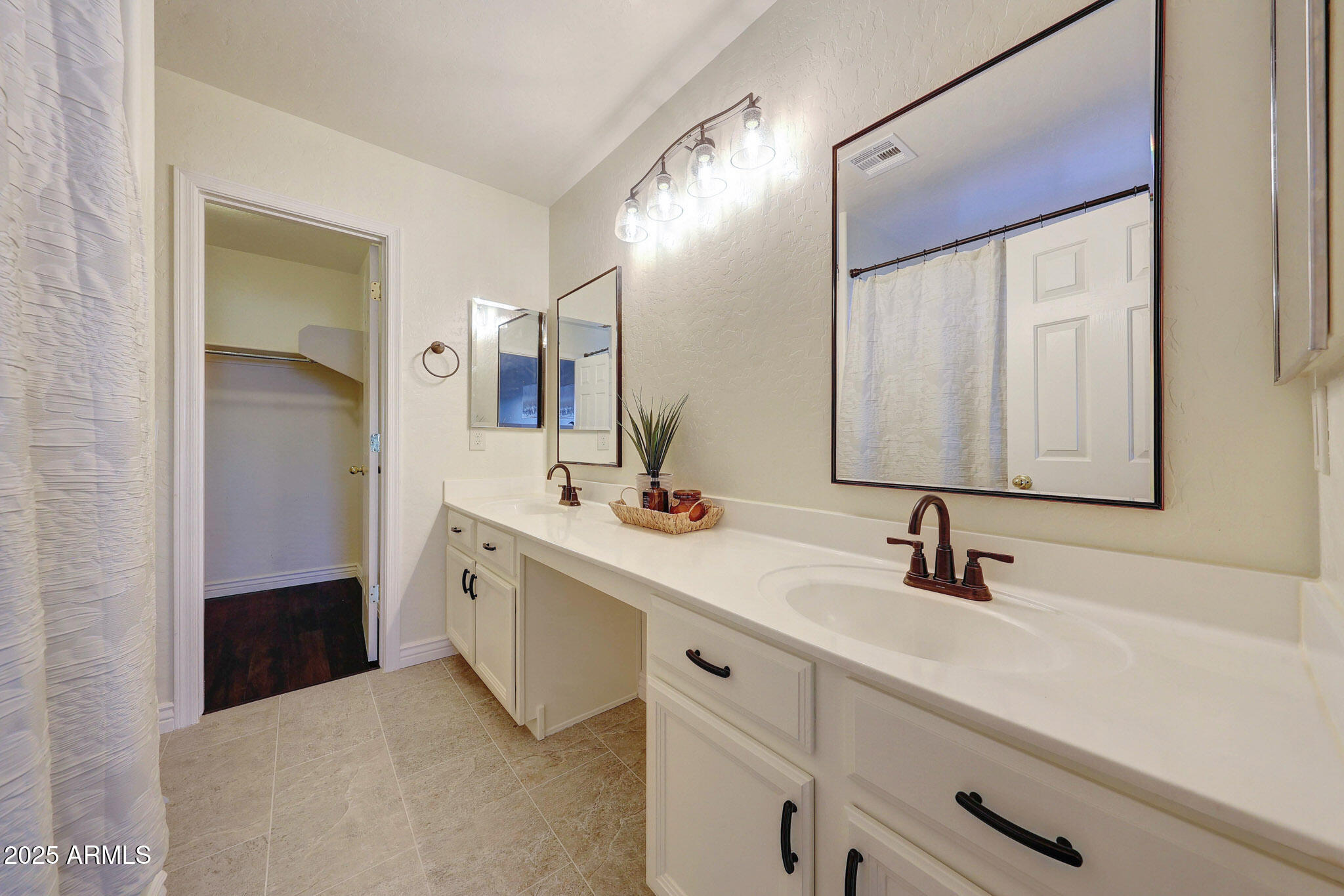 13621 W SAN JUAN Avenue