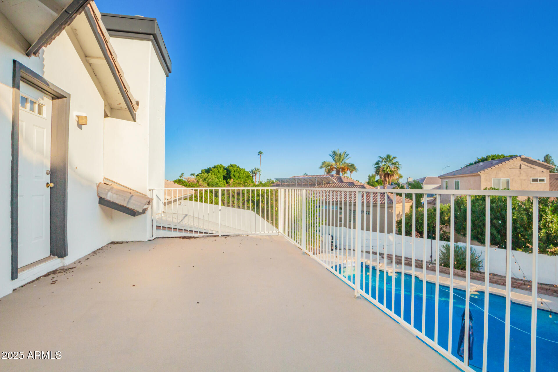 2127 E LAUREL Street