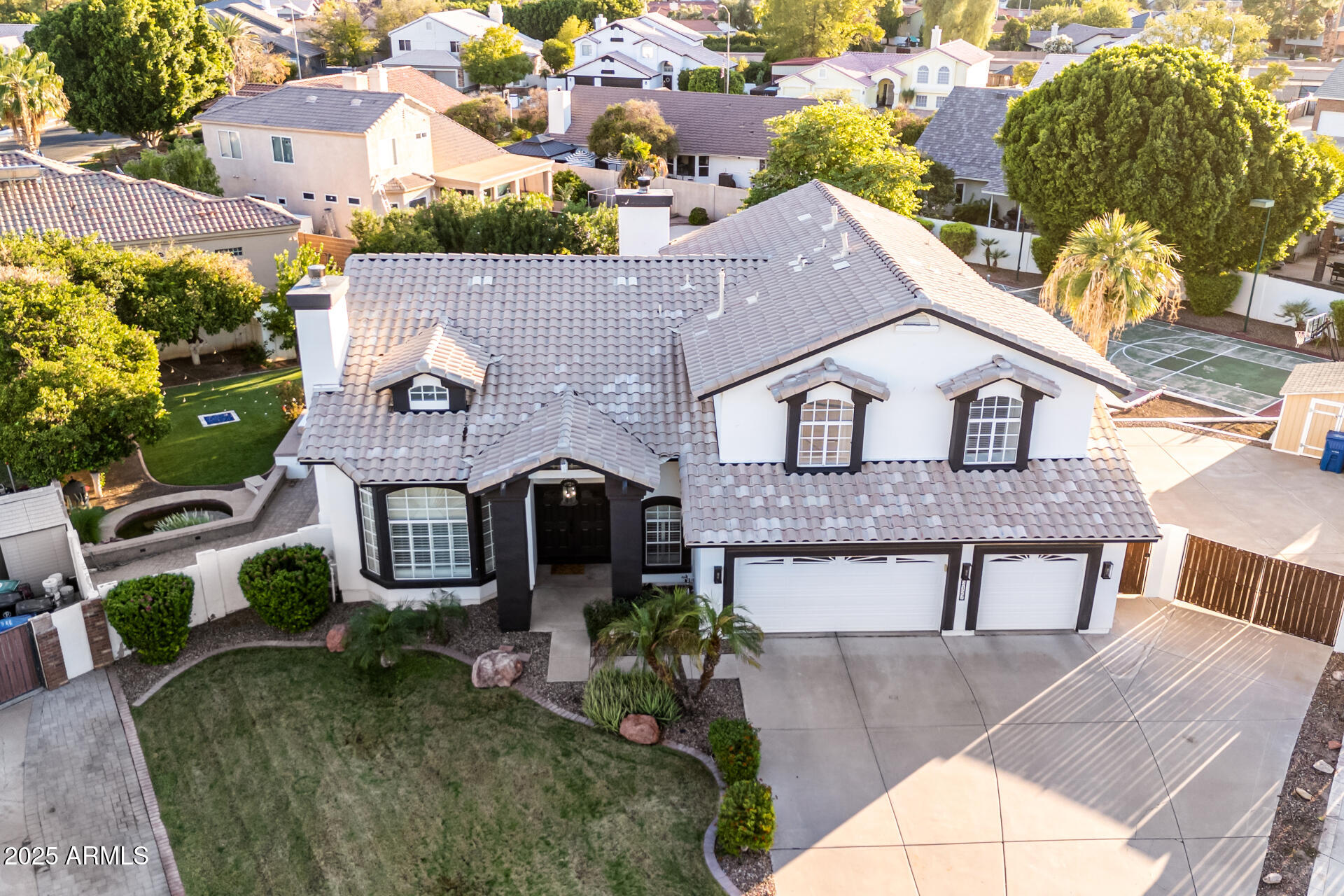 2127 E LAUREL Street