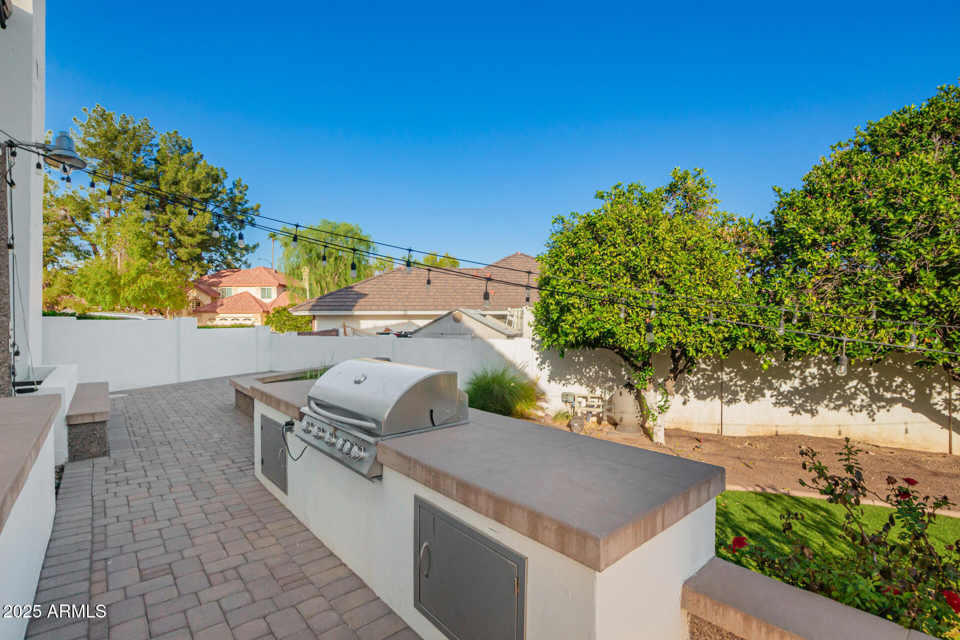 2127 E LAUREL Street