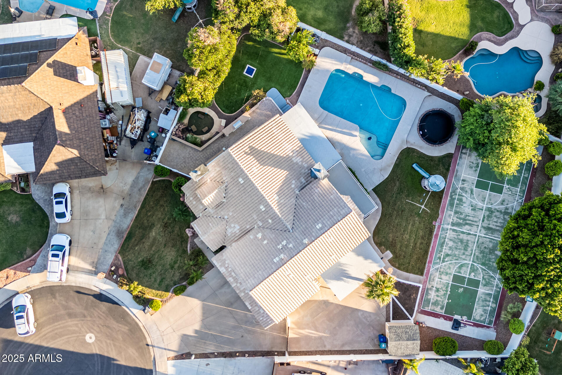 2127 E LAUREL Street