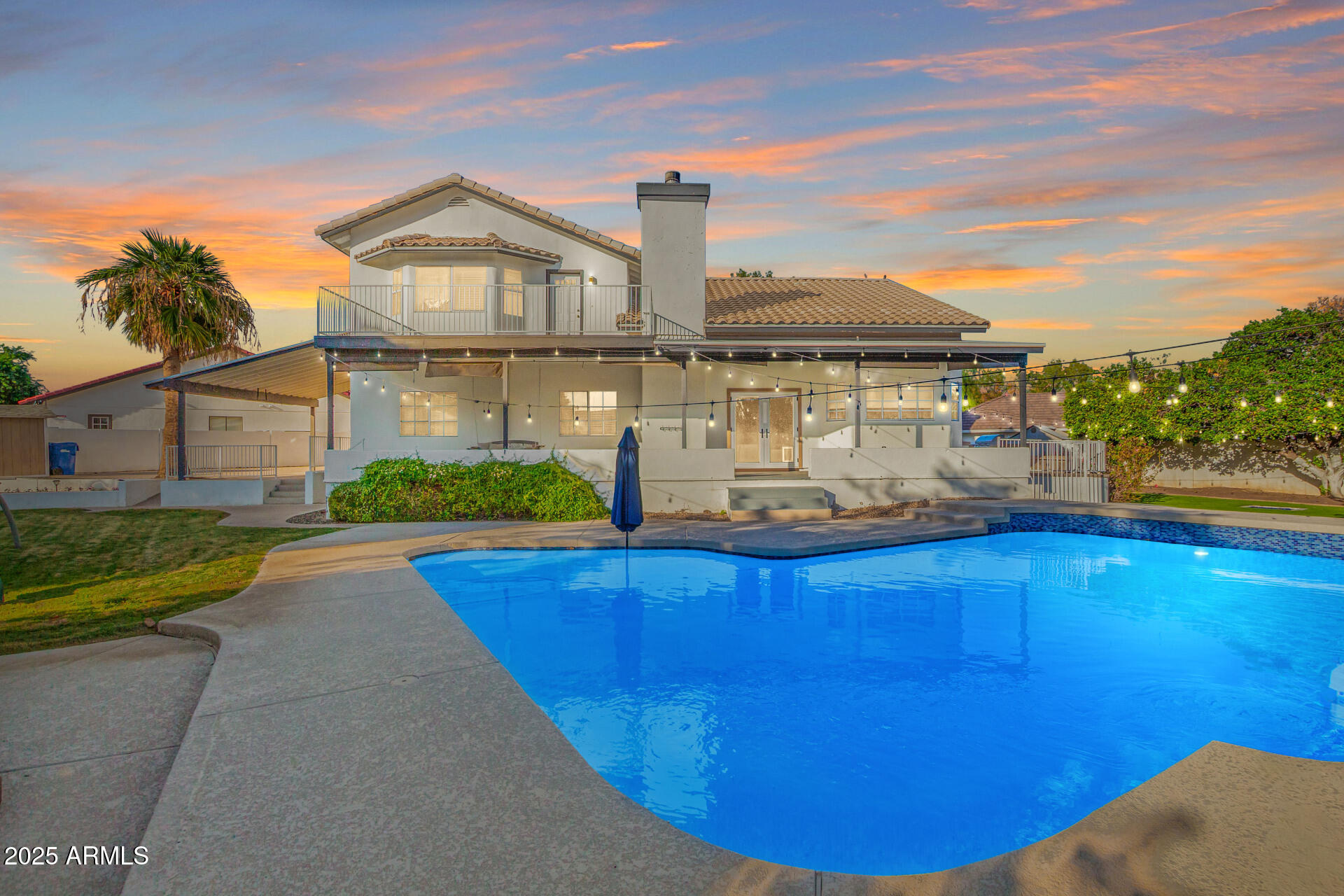 2127 E LAUREL Street