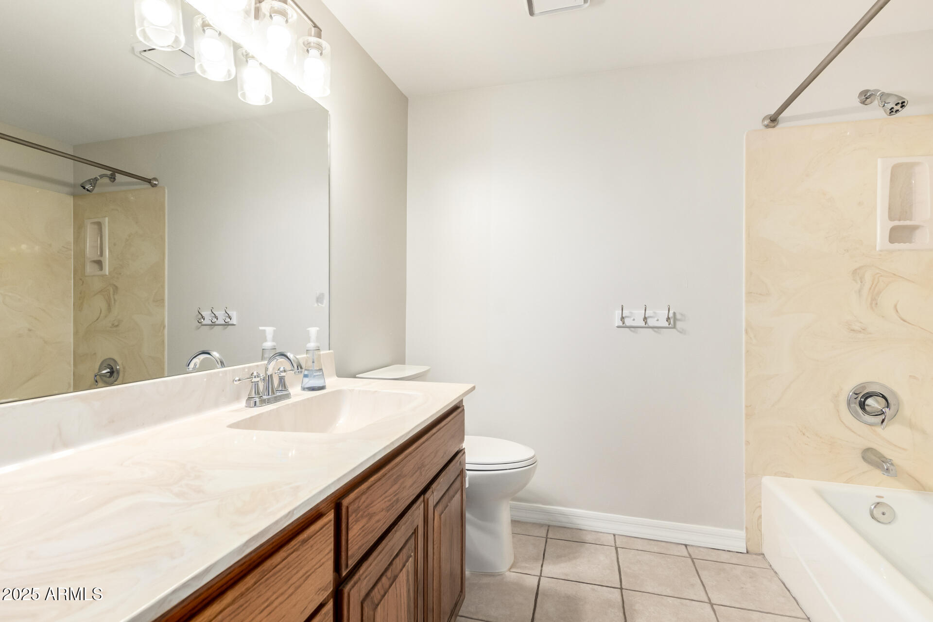 2127 E LAUREL Street