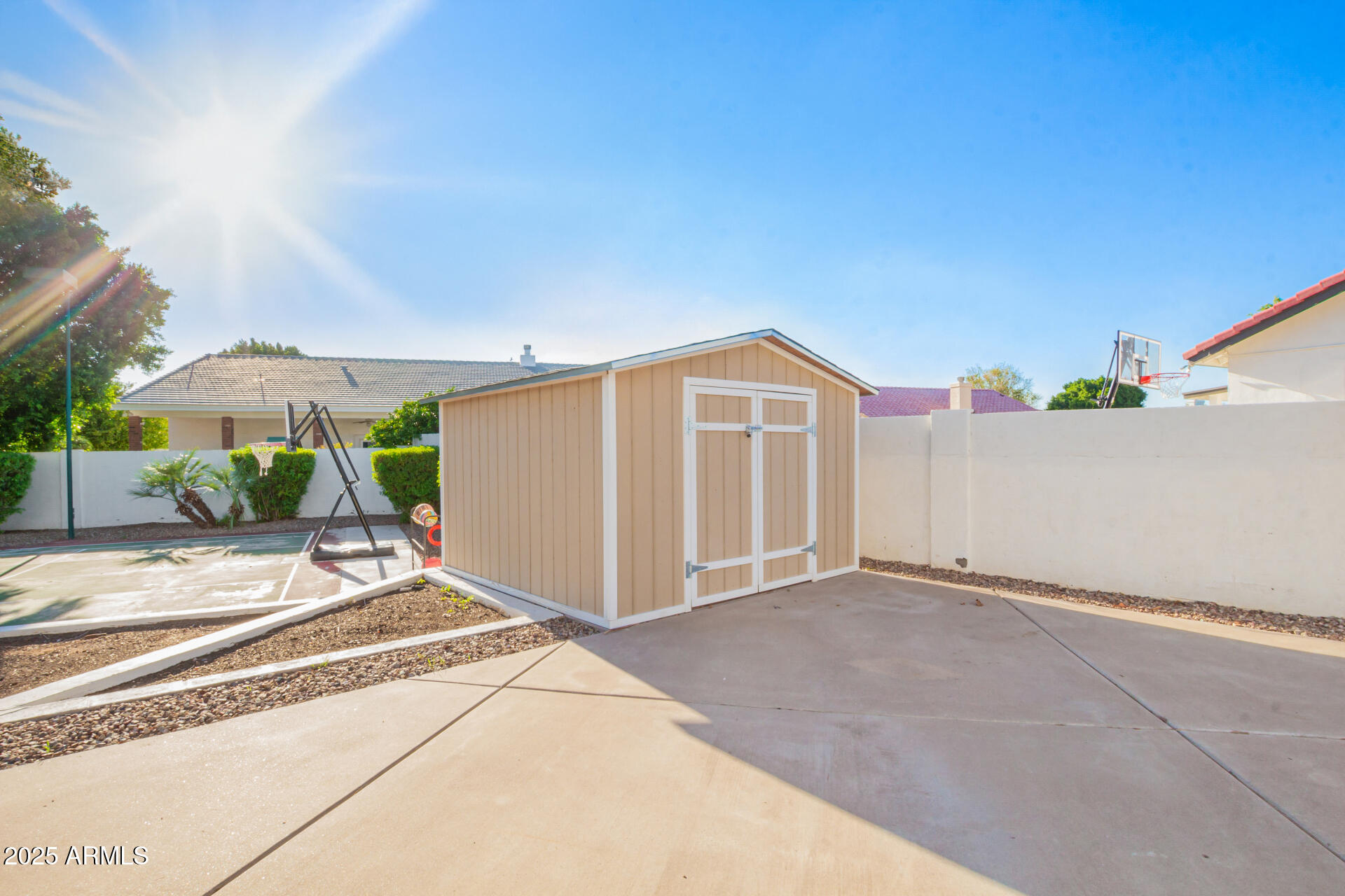 2127 E LAUREL Street