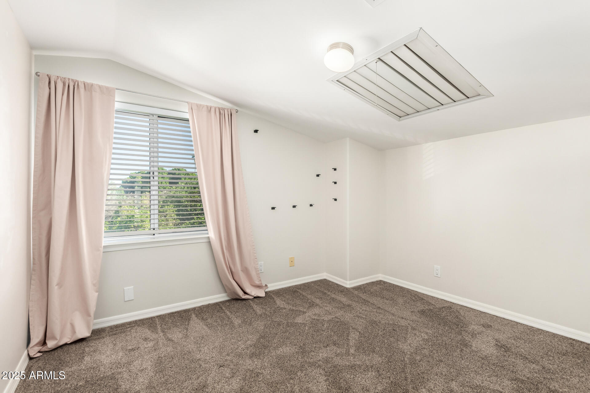 2127 E LAUREL Street