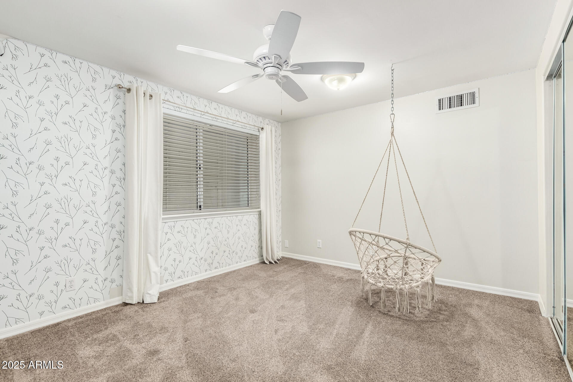 2127 E LAUREL Street