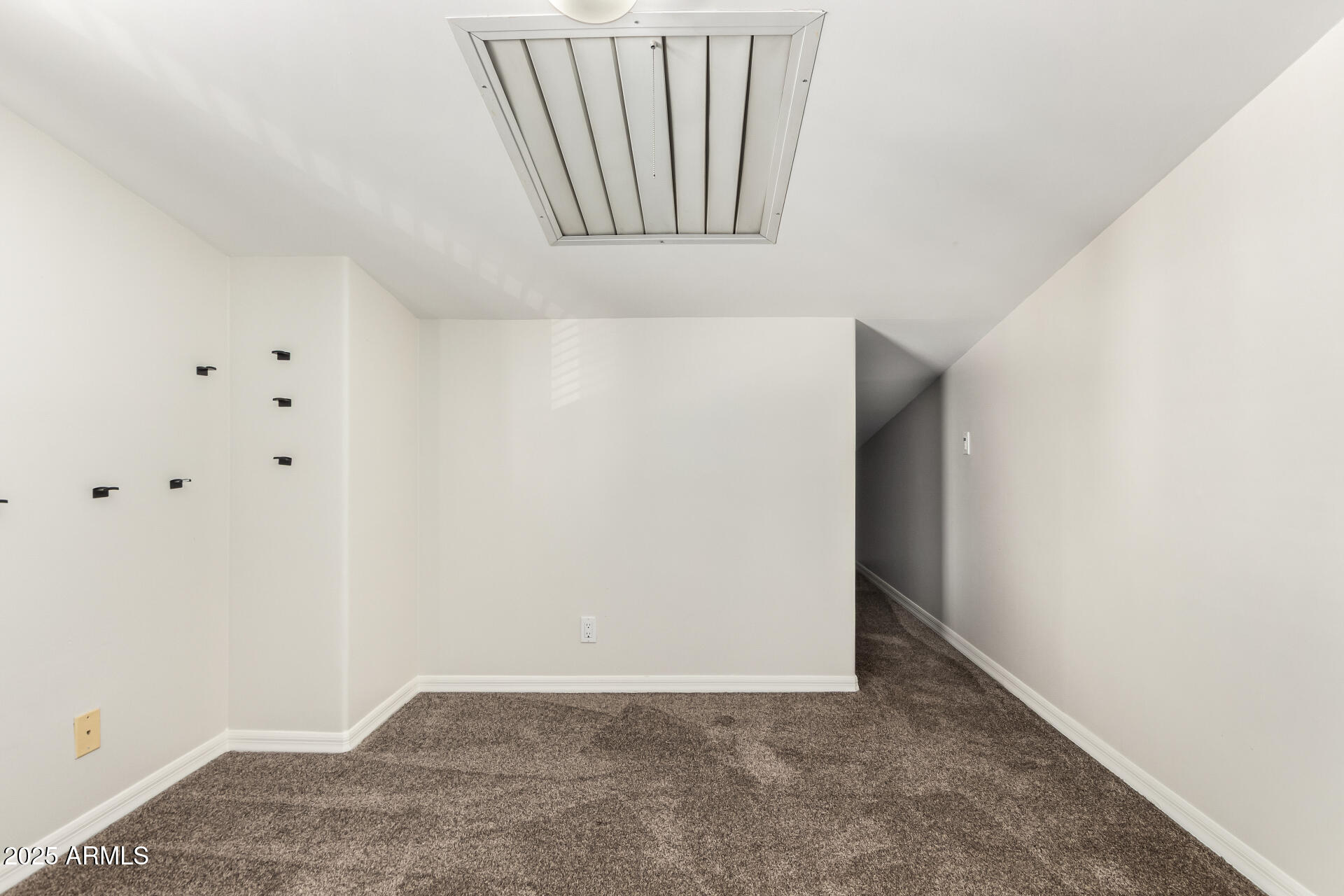 2127 E LAUREL Street