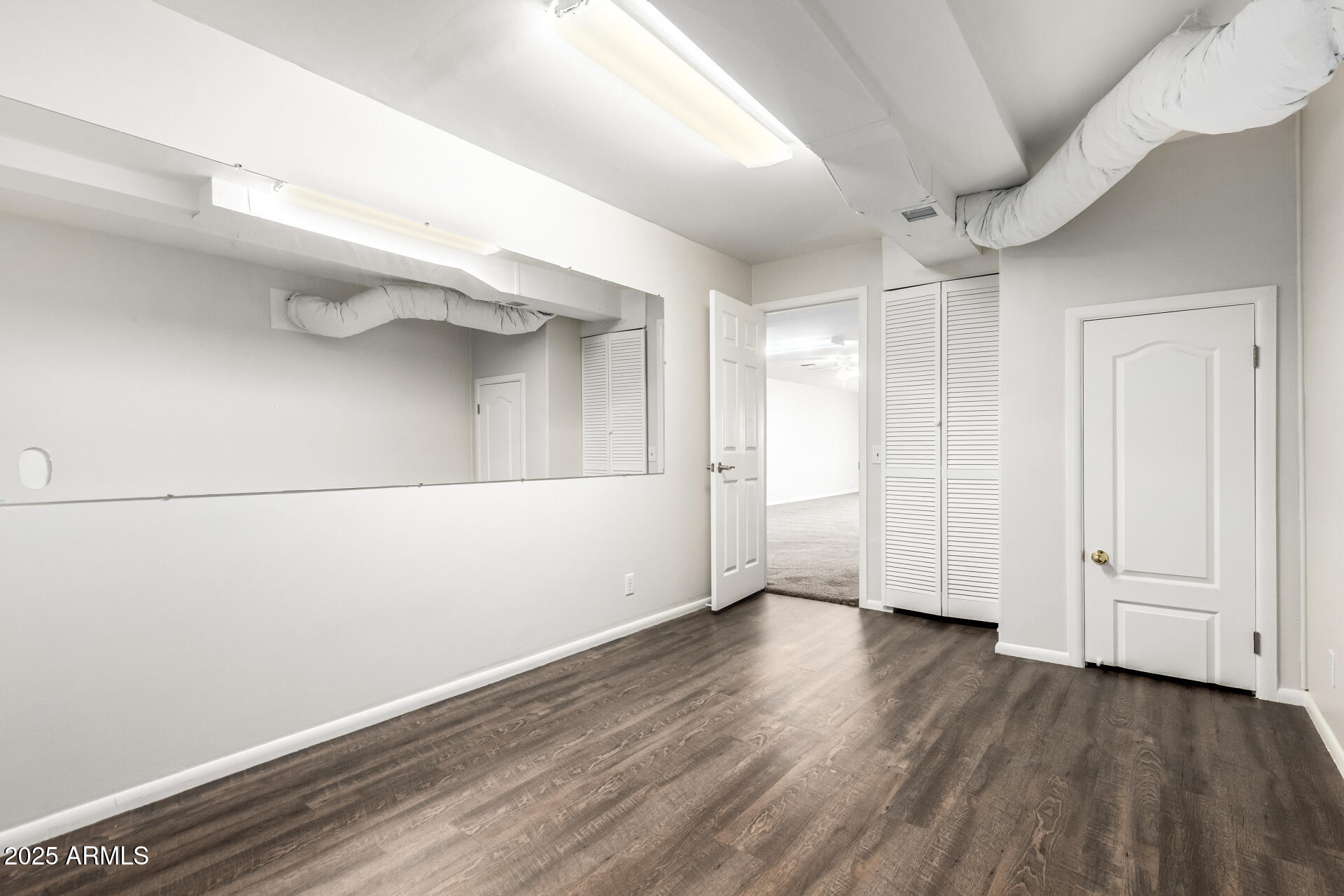 2127 E LAUREL Street