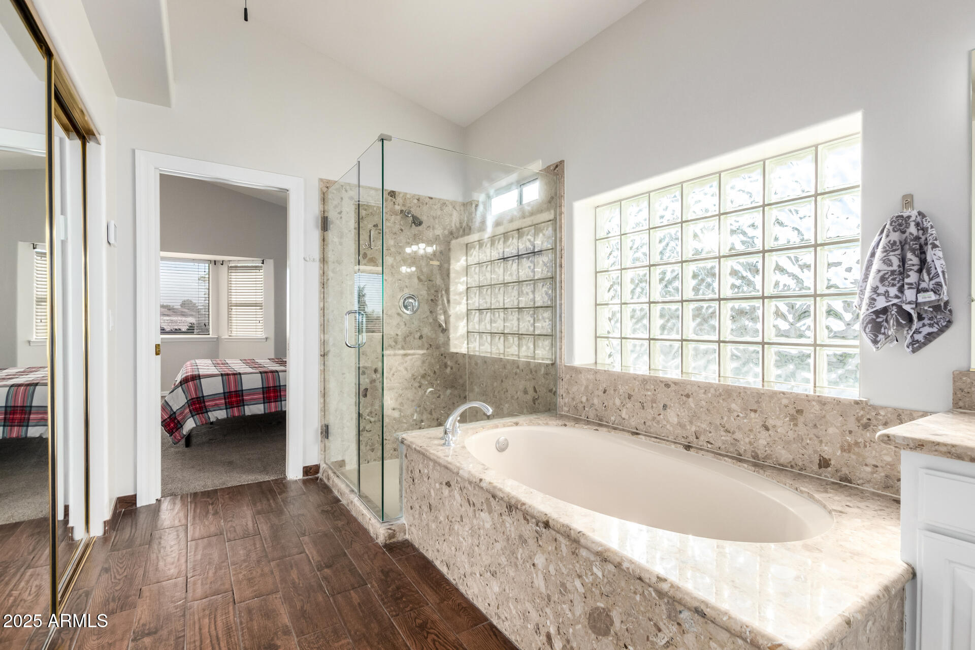 2127 E LAUREL Street