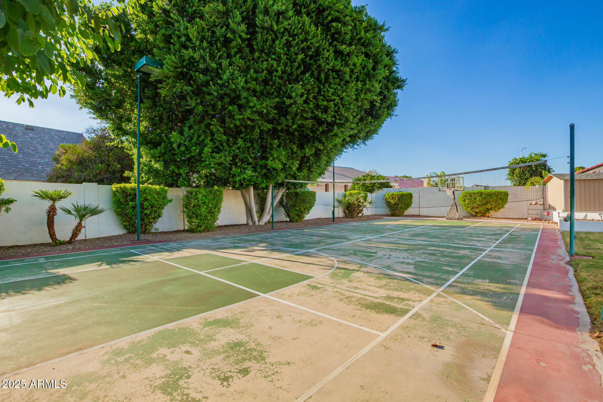 2127 E LAUREL Street