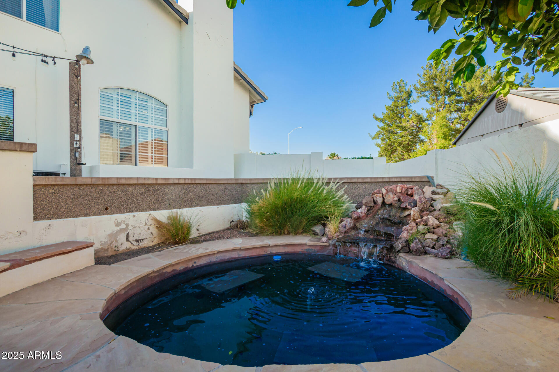 2127 E LAUREL Street