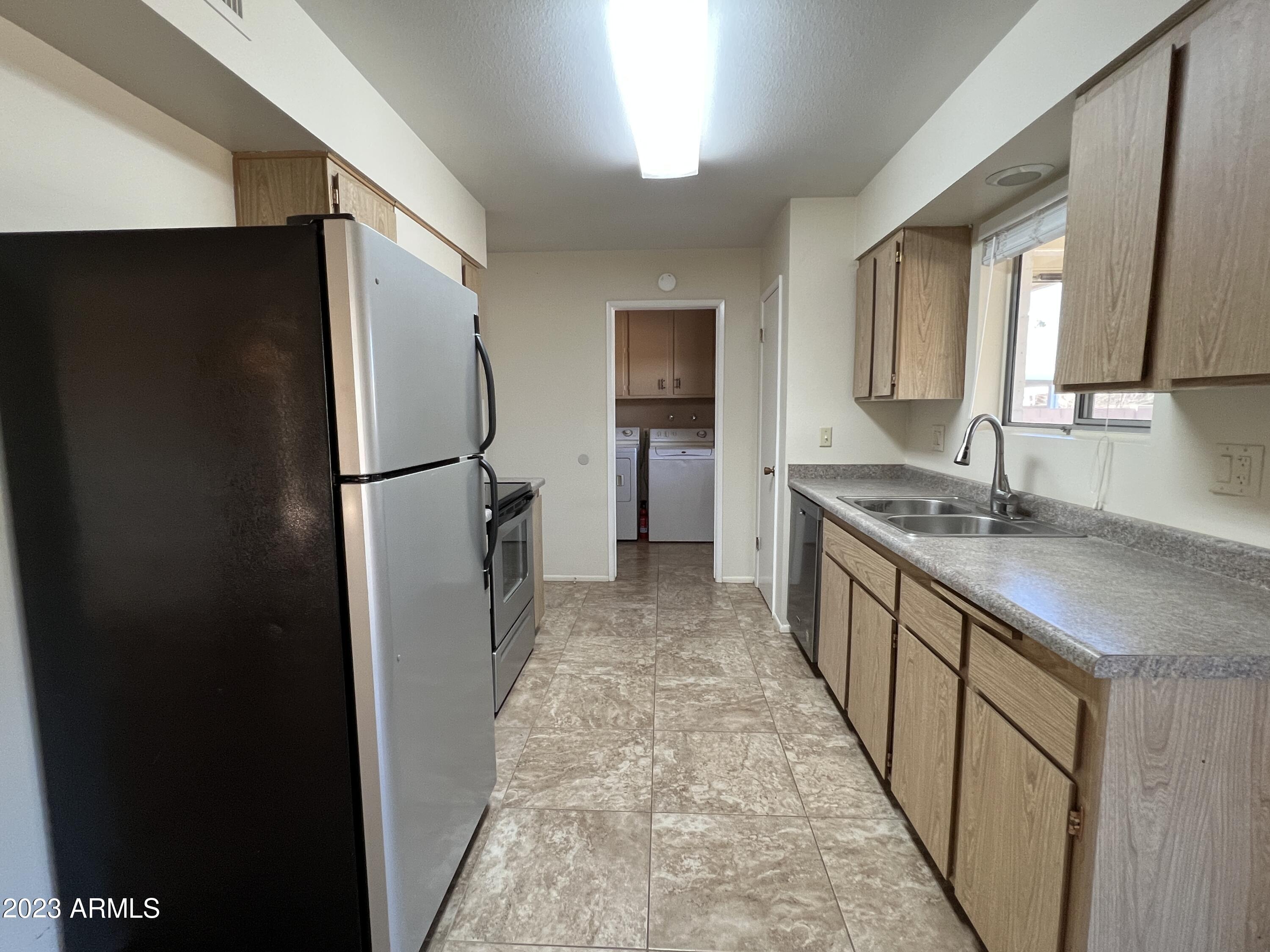 10939 W Saratoga Circle
