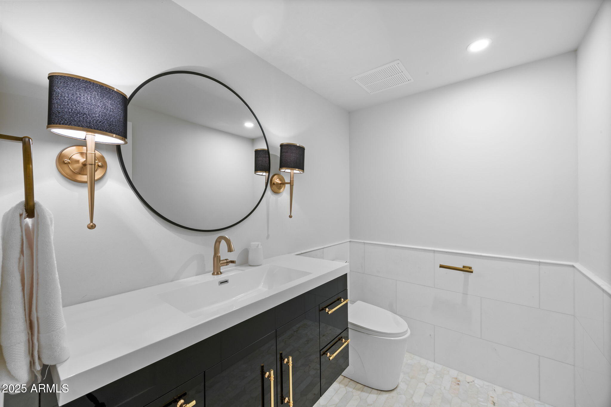 10111 E CHOLLA Street