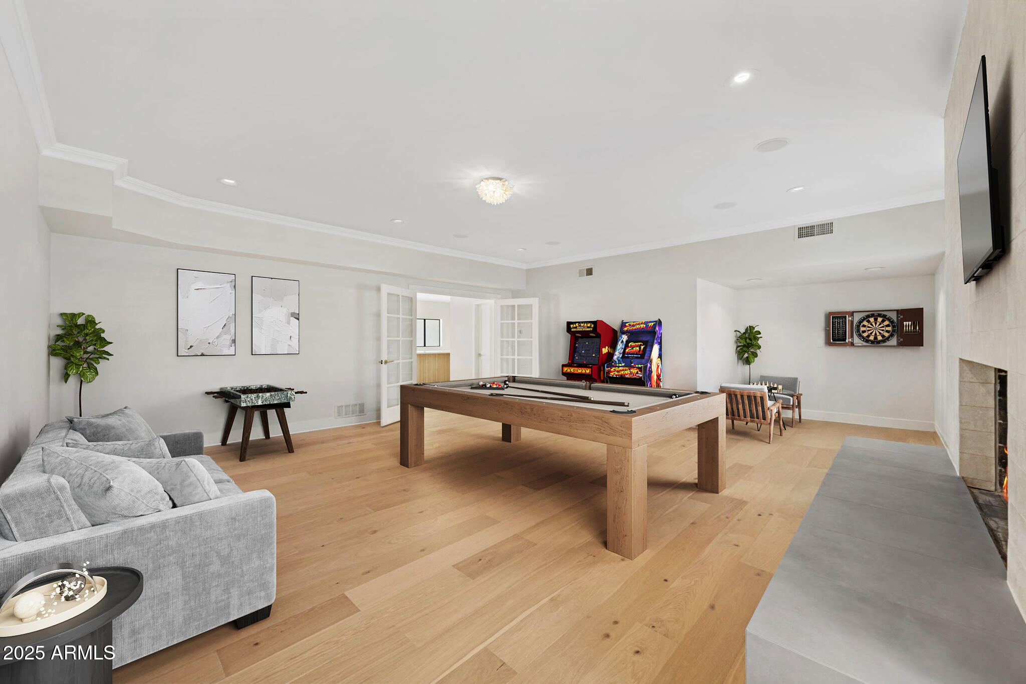 10111 E CHOLLA Street