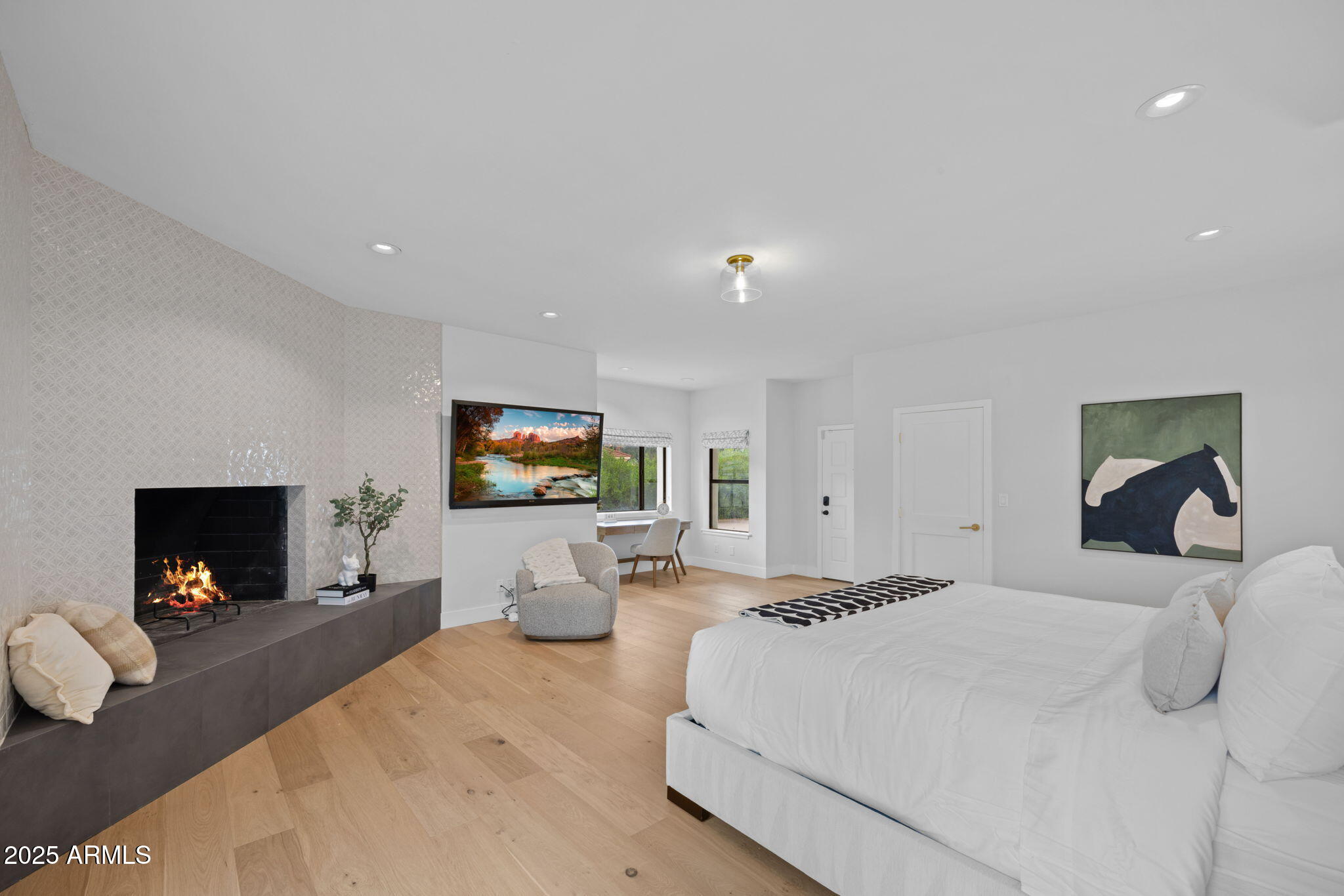 10111 E CHOLLA Street