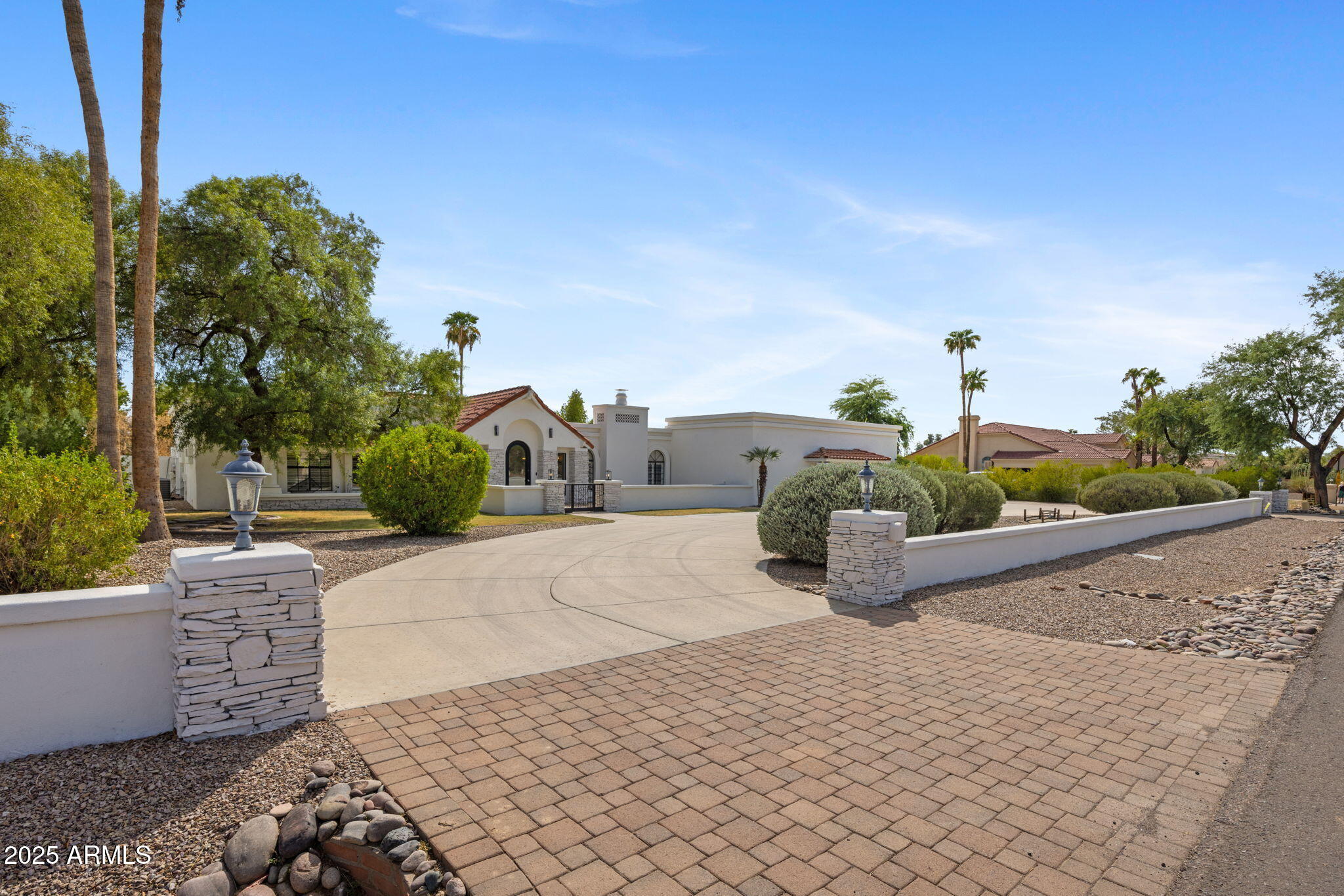 10111 E CHOLLA Street