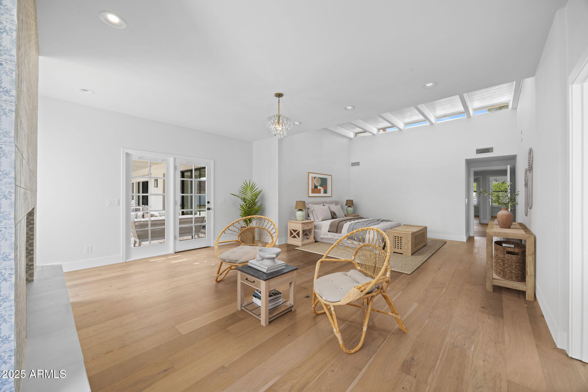 10111 E CHOLLA Street