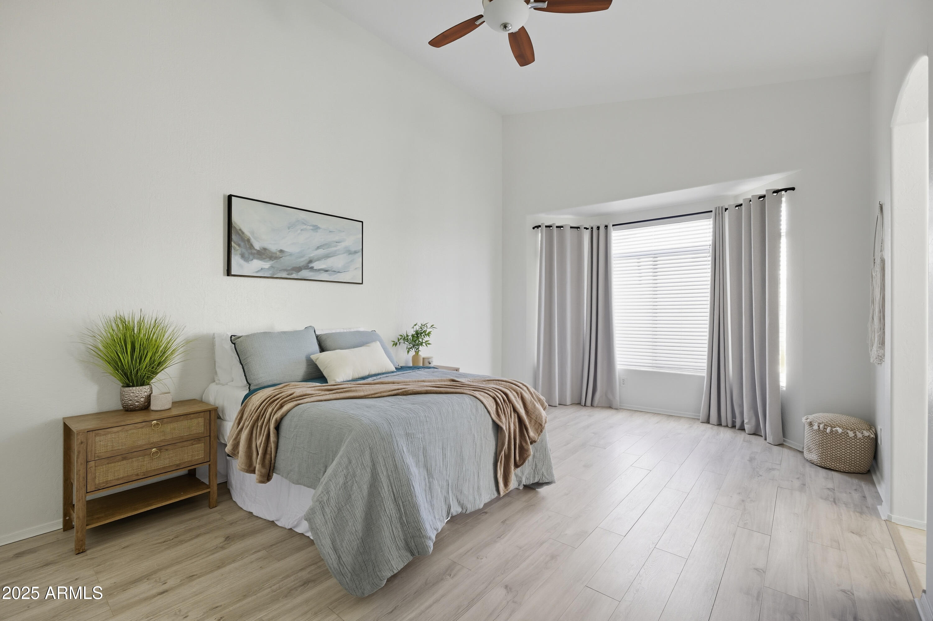 13722 W VERNON Avenue