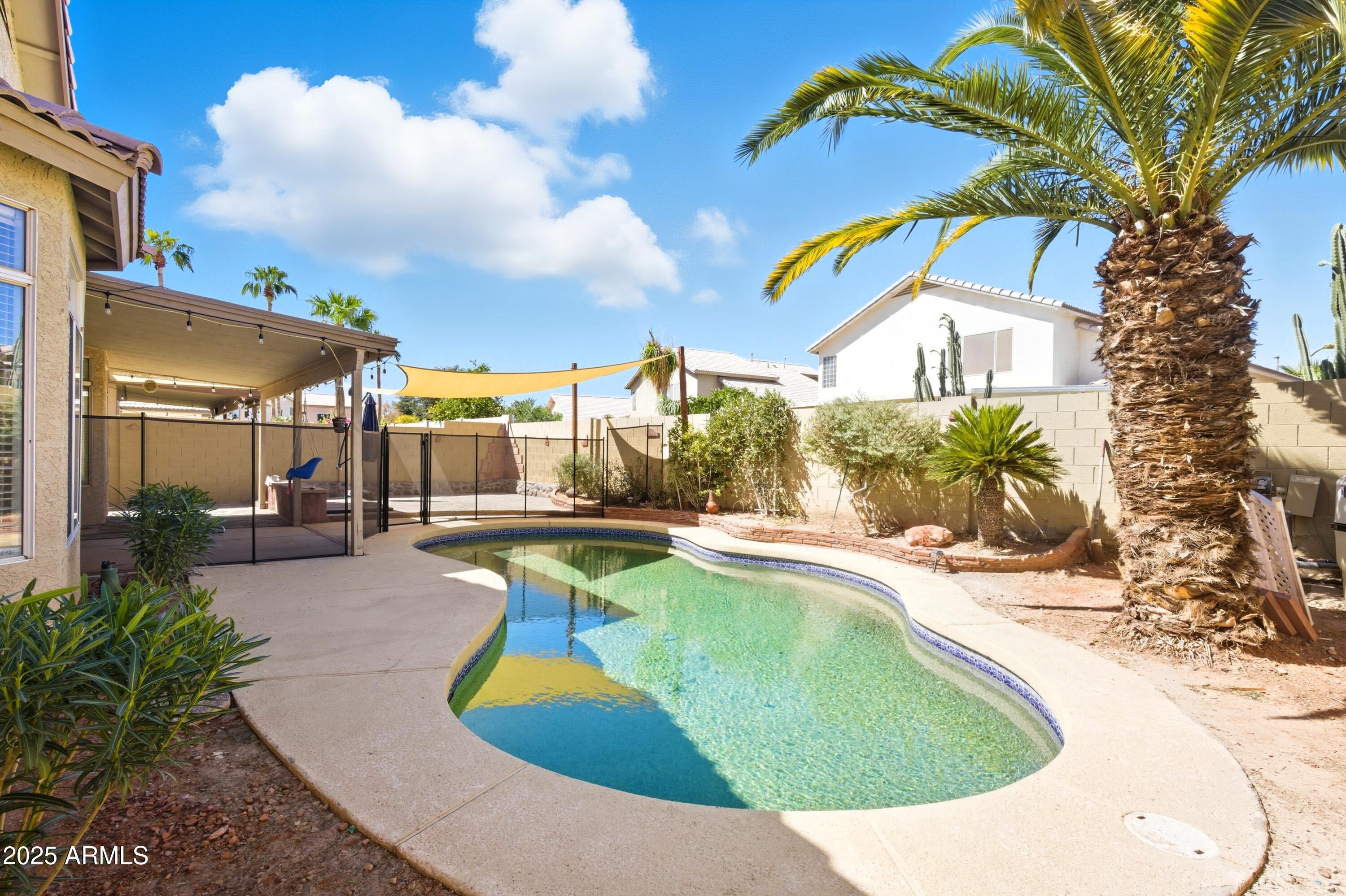 13722 W VERNON Avenue