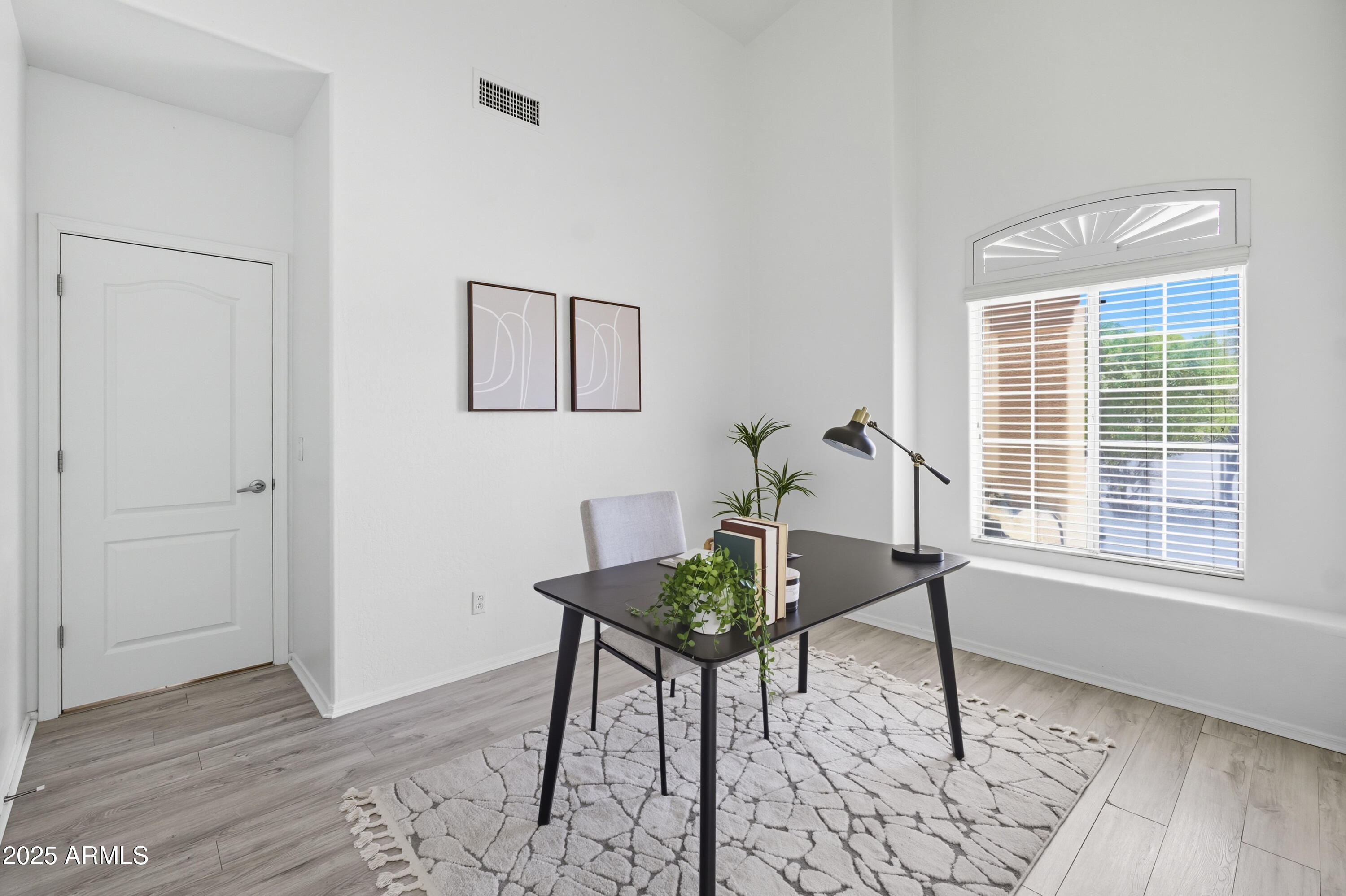 13722 W VERNON Avenue