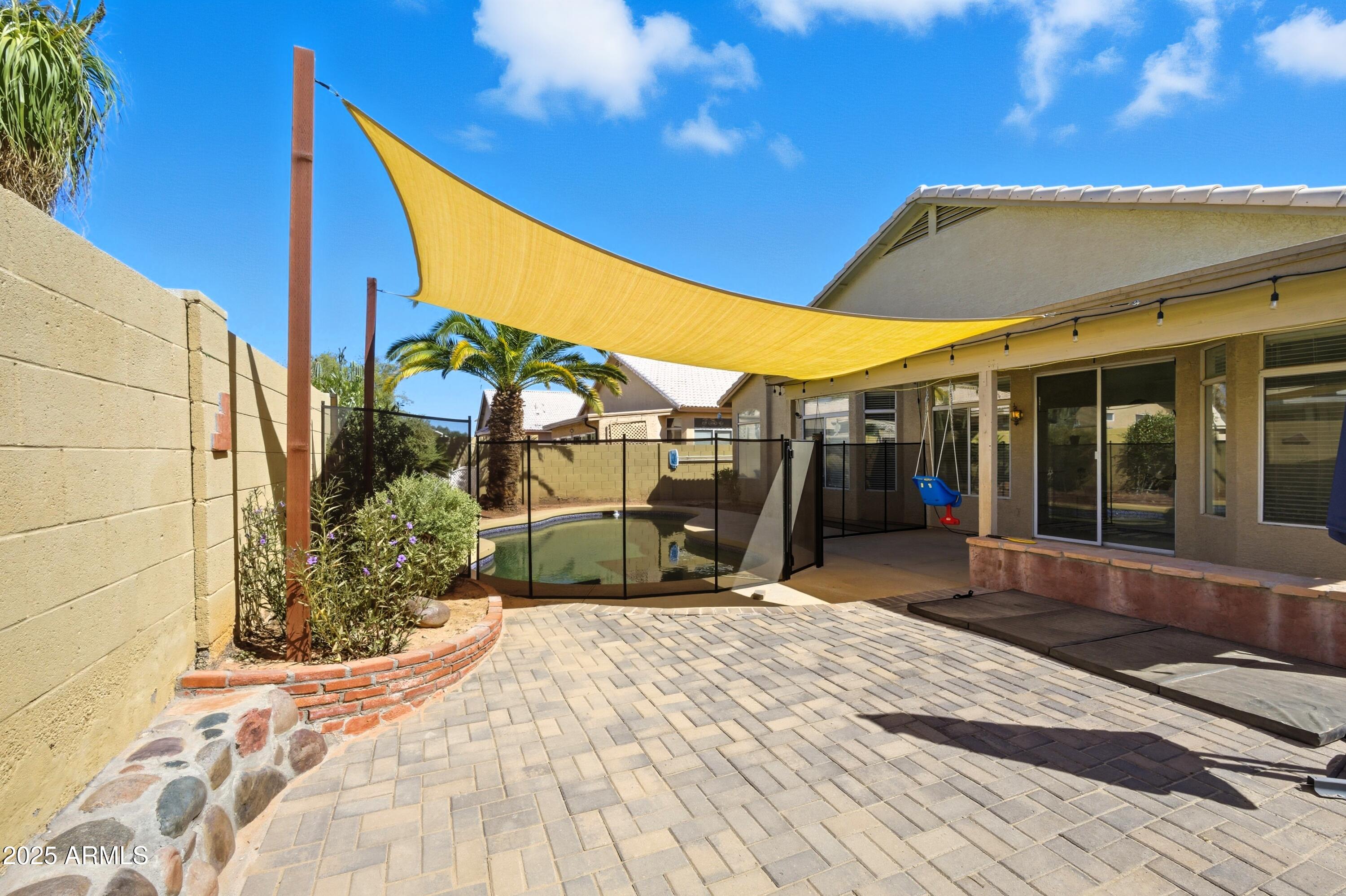 13722 W VERNON Avenue