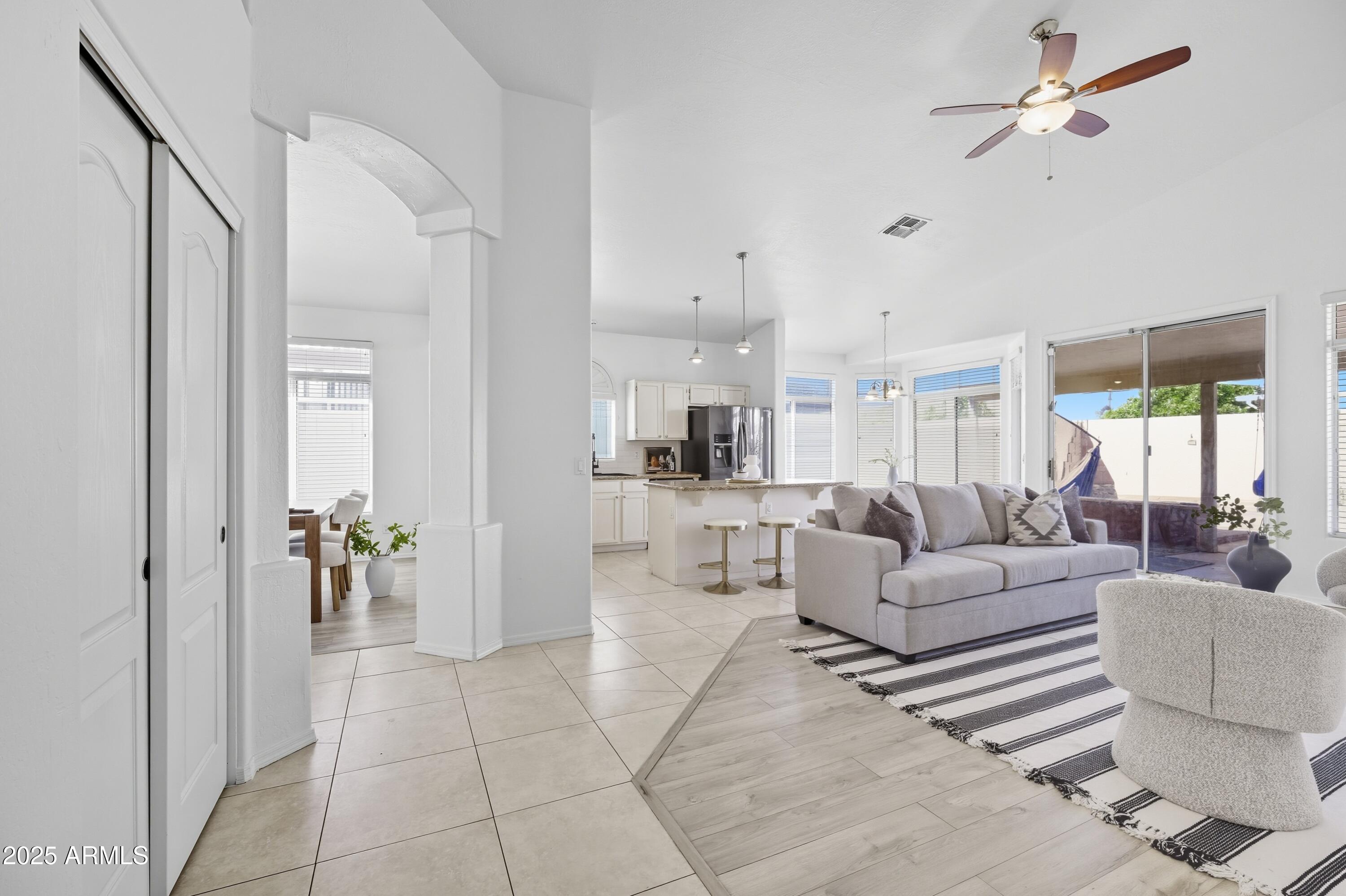 13722 W VERNON Avenue