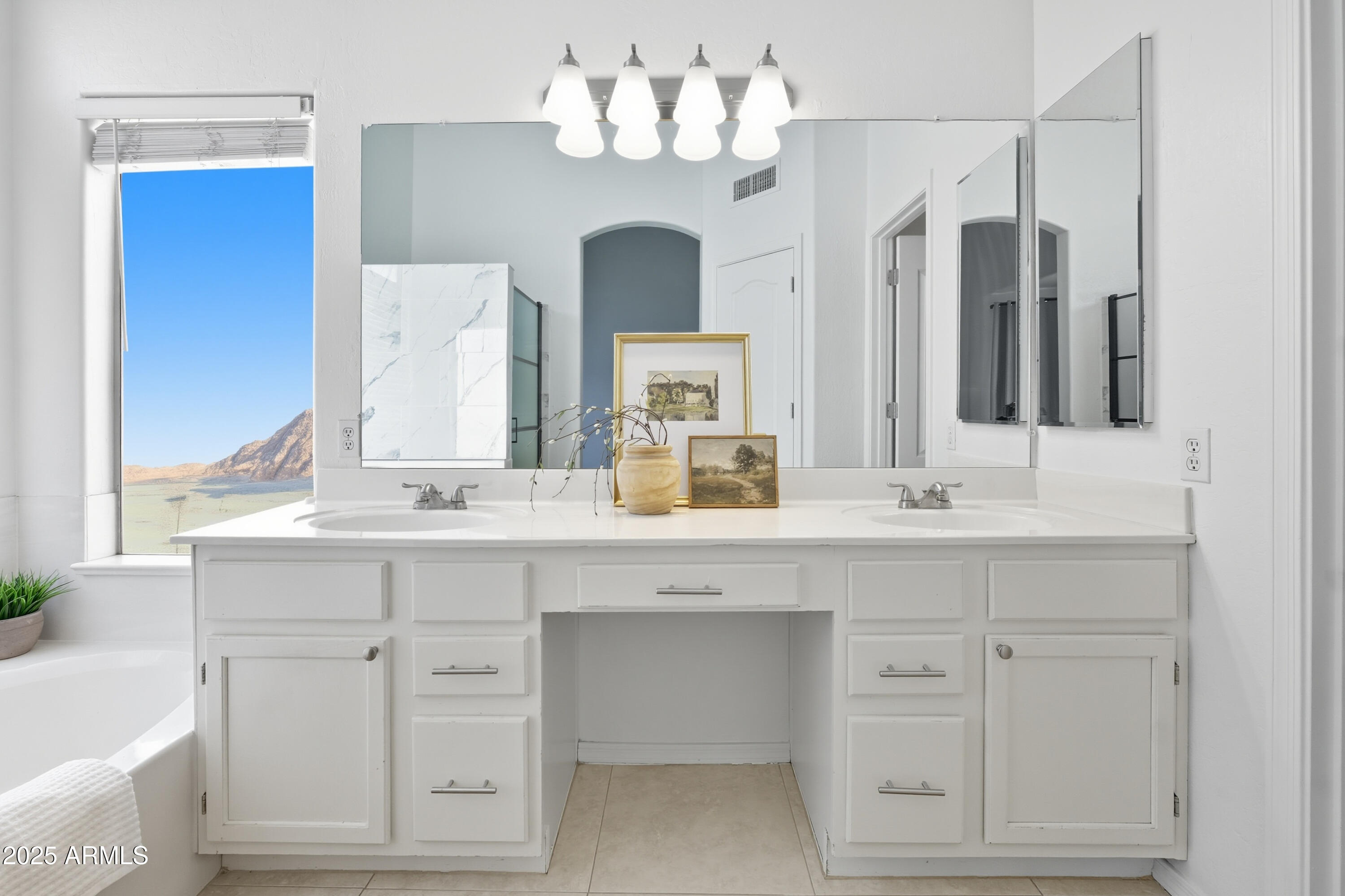 13722 W VERNON Avenue