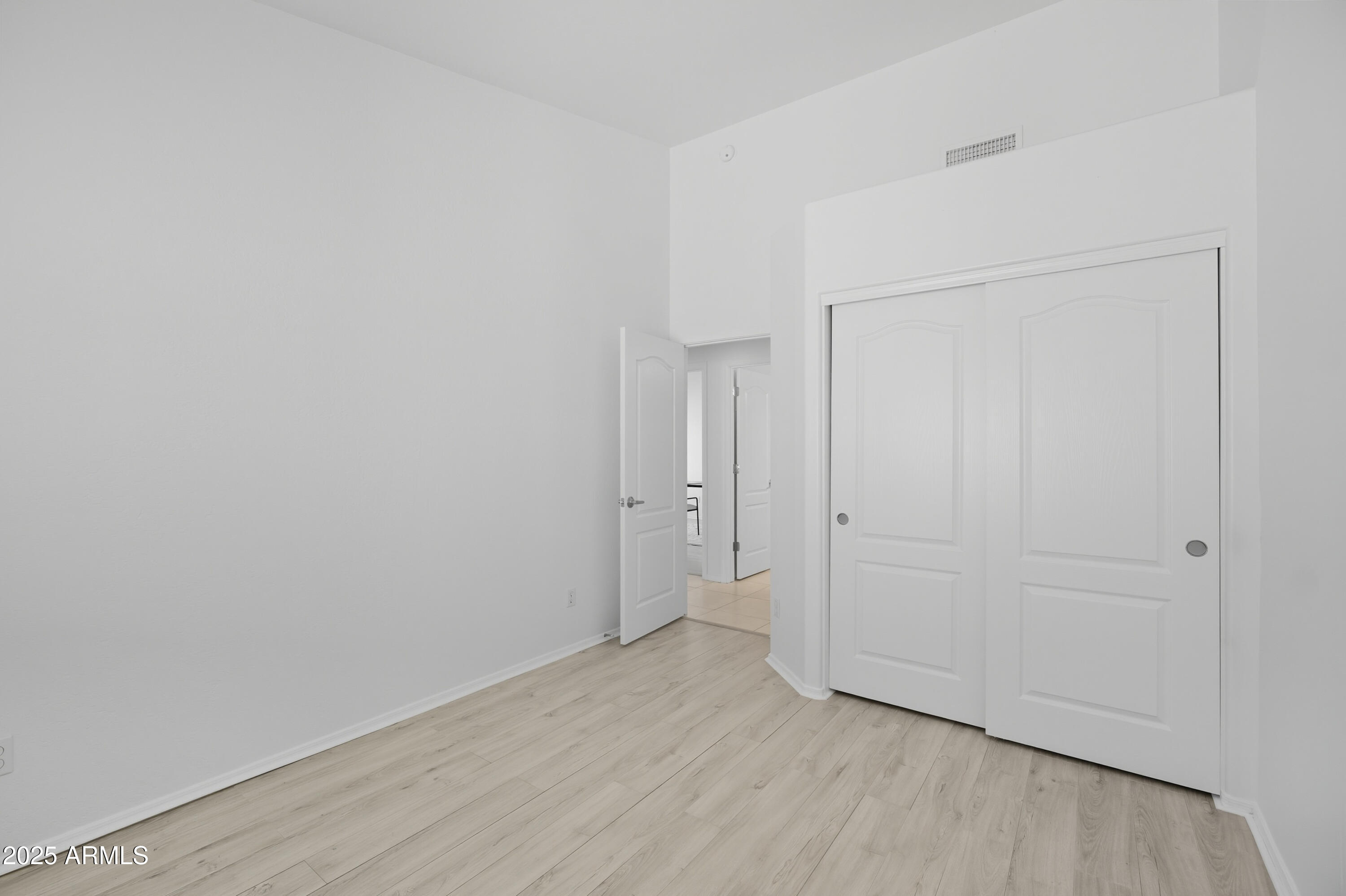 13722 W VERNON Avenue