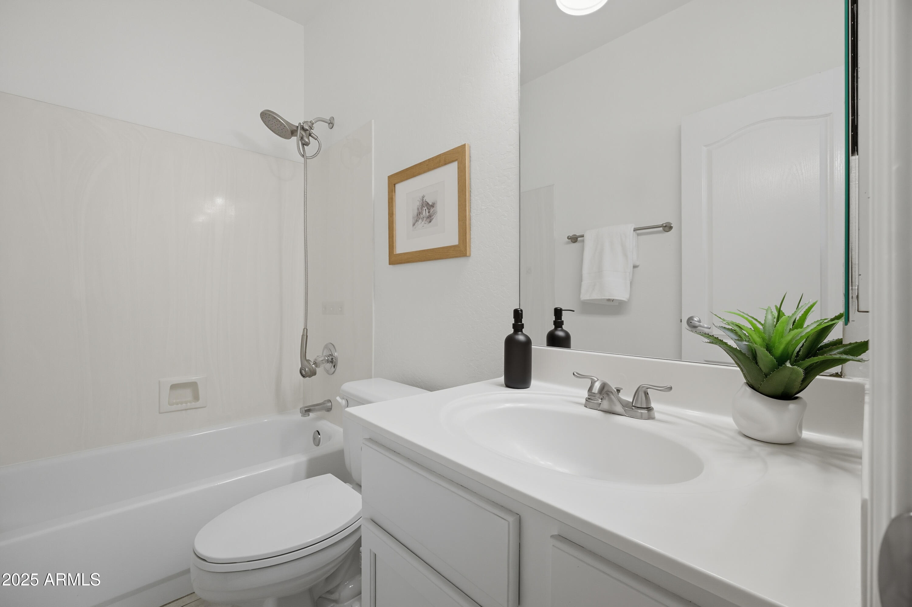 13722 W VERNON Avenue