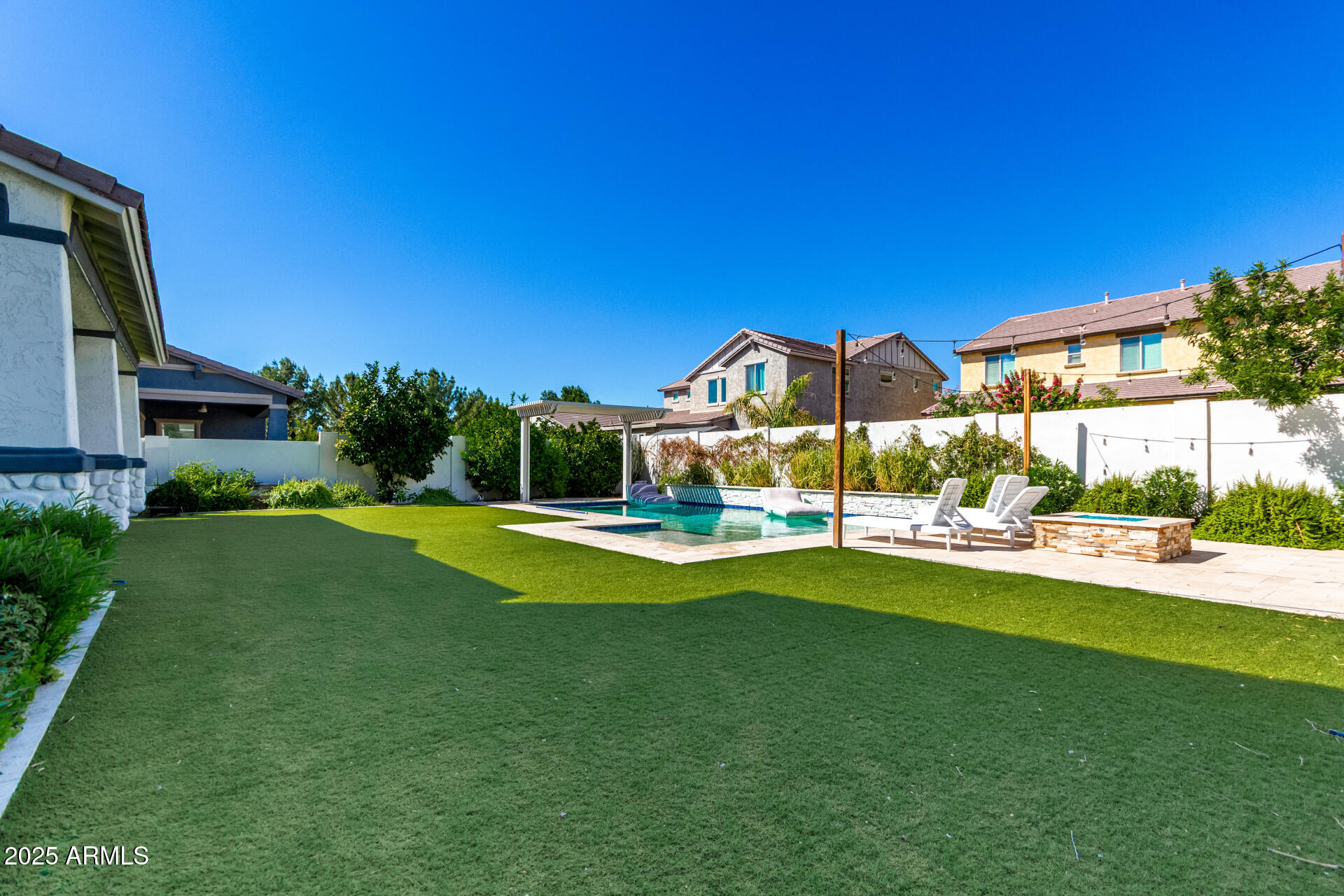 4236 E COMSTOCK Drive