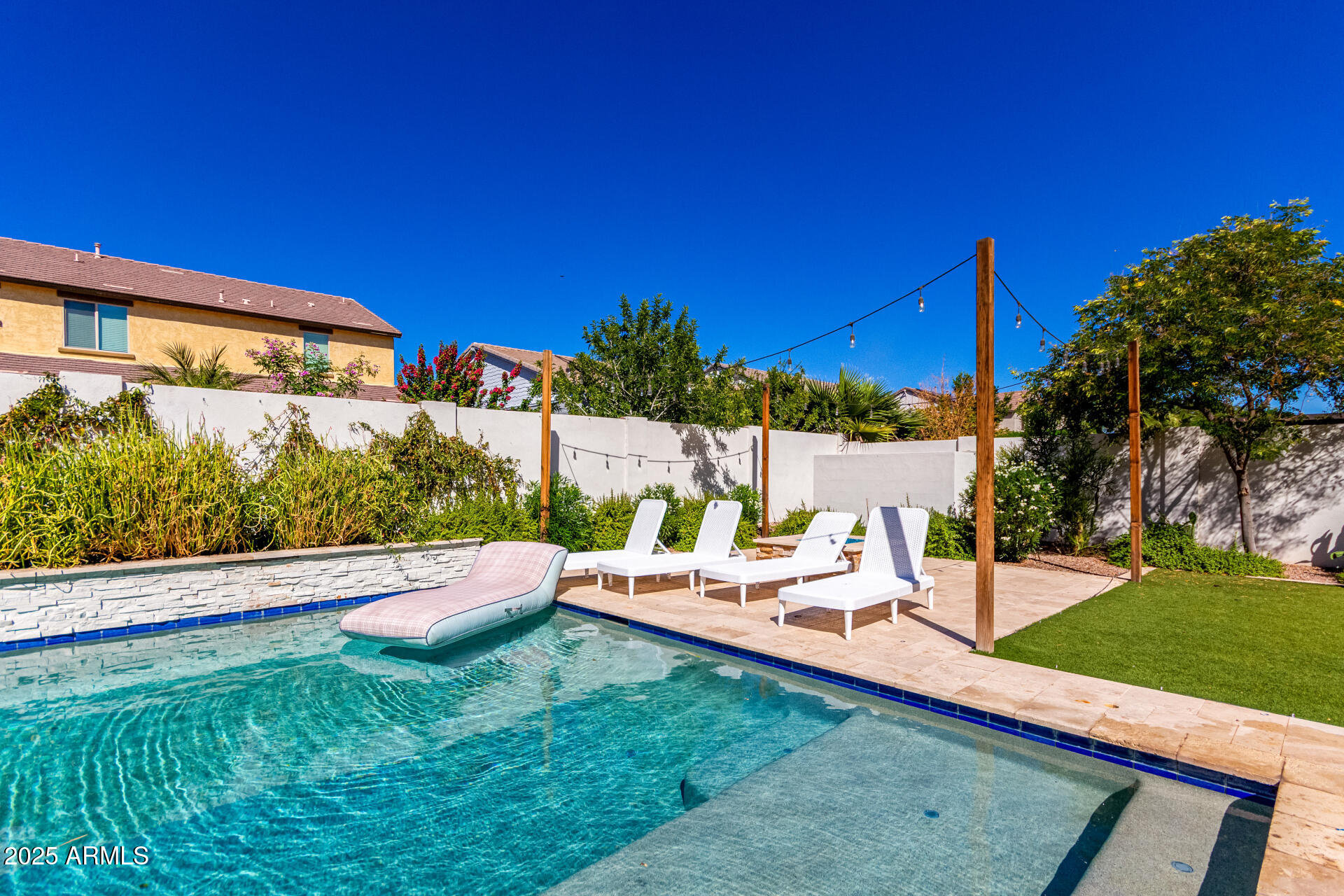 4236 E COMSTOCK Drive