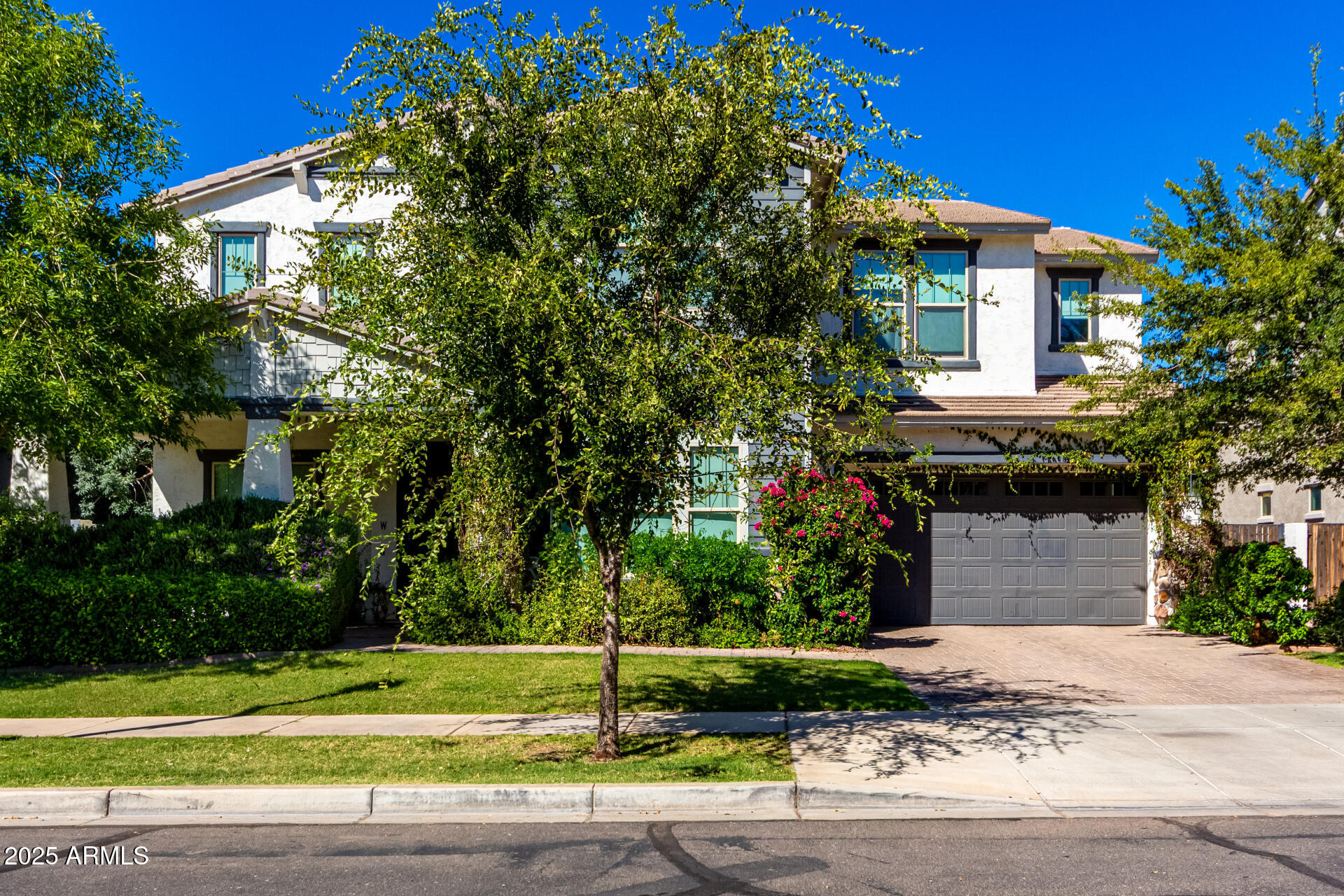 4236 E COMSTOCK Drive