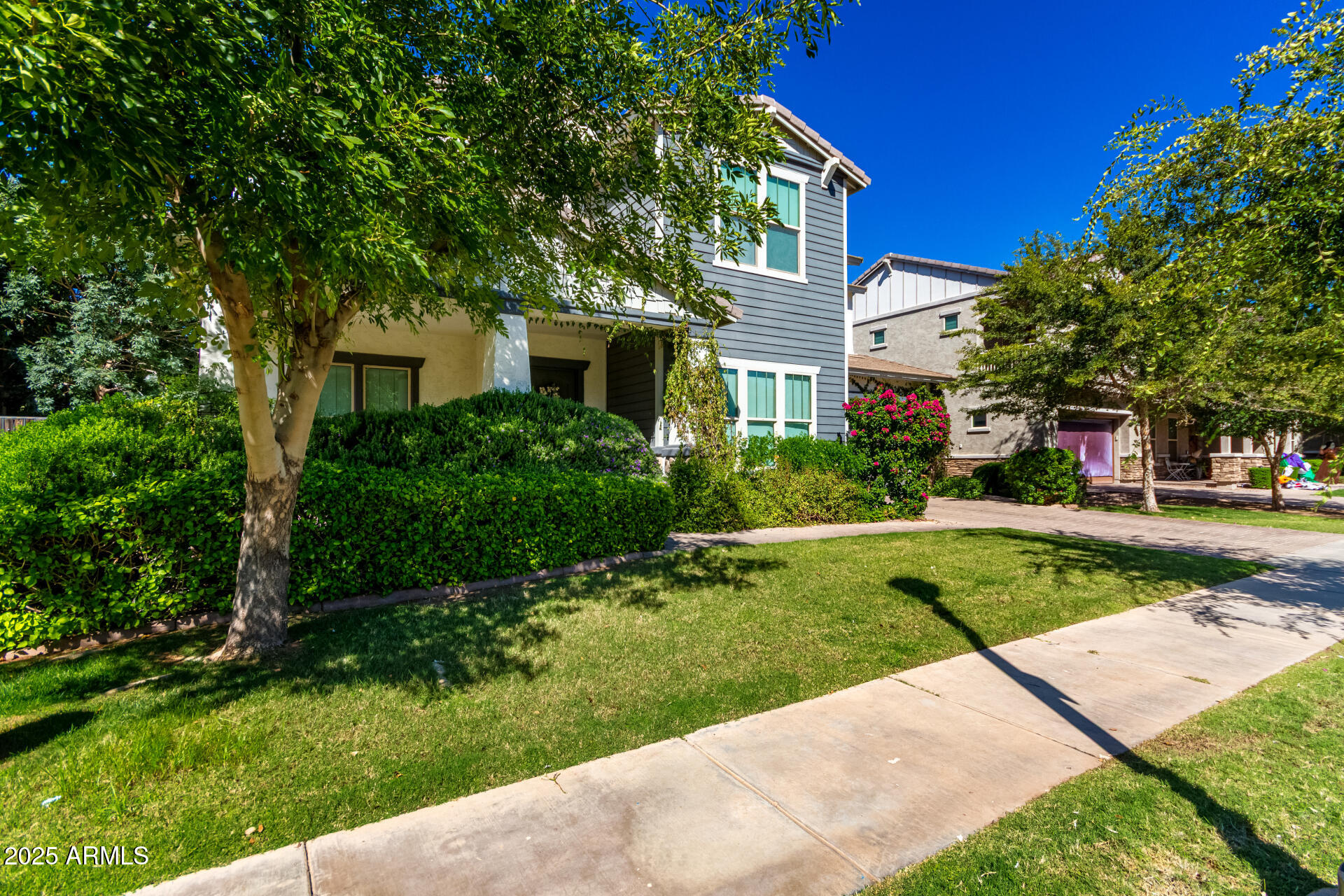 4236 E COMSTOCK Drive