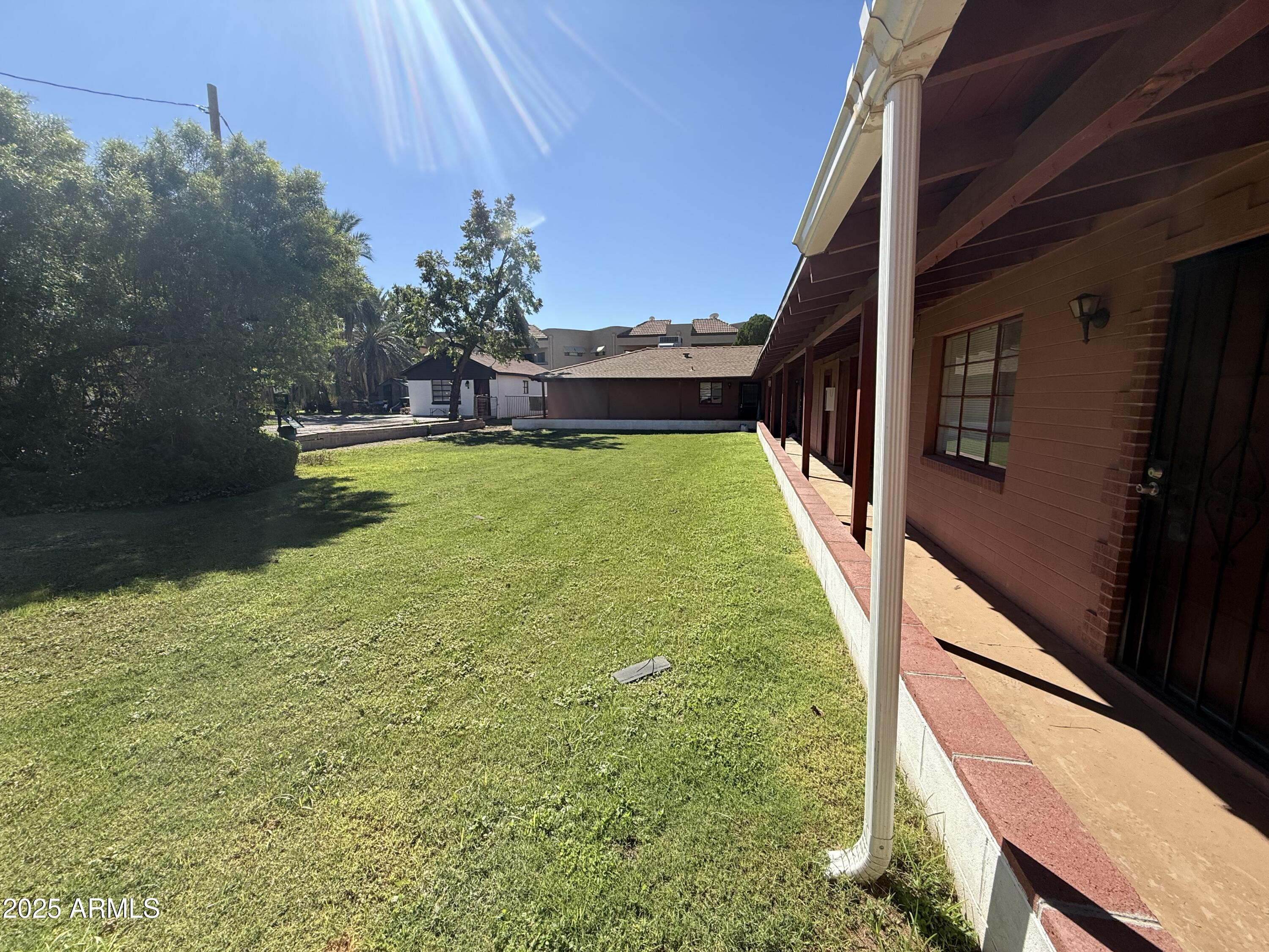 5107 E OAK Street, 3