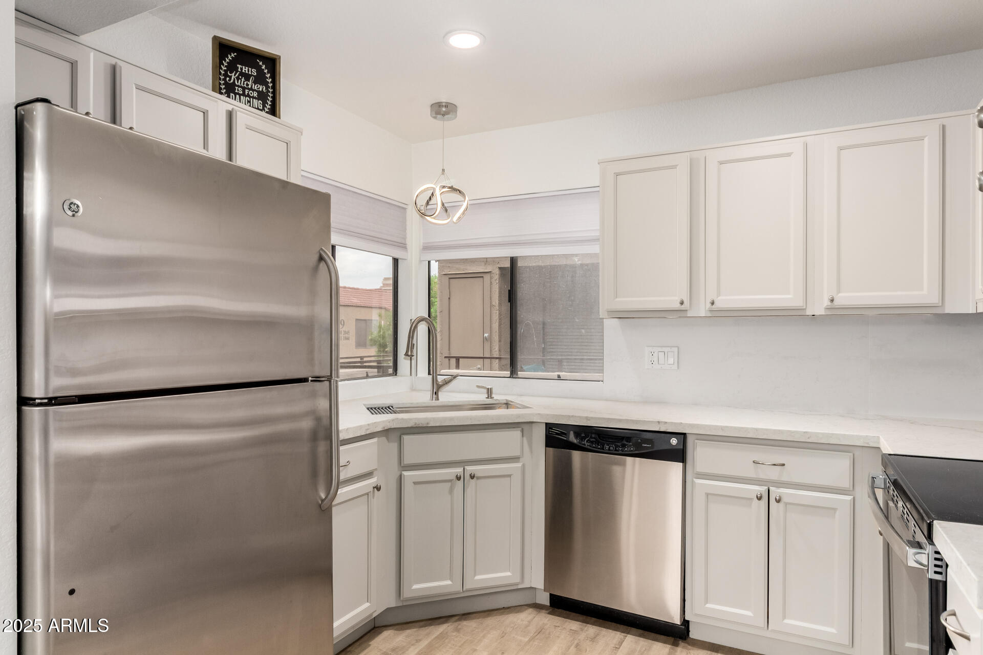 5122 E SHEA Boulevard, 2050