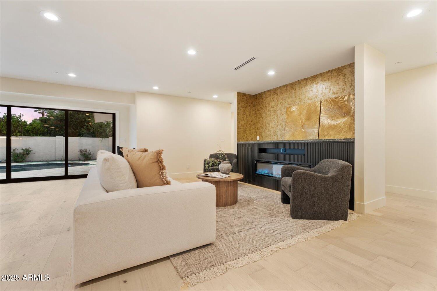 8525 E VIA DE LOS LIBROS