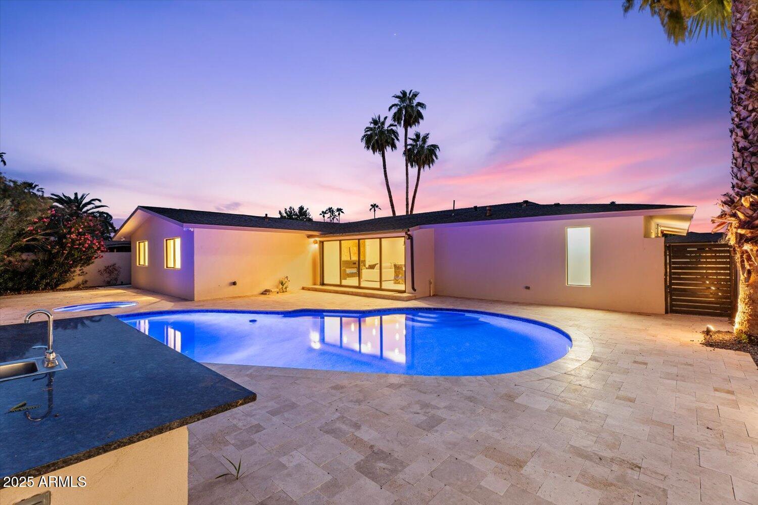 8525 E VIA DE LOS LIBROS