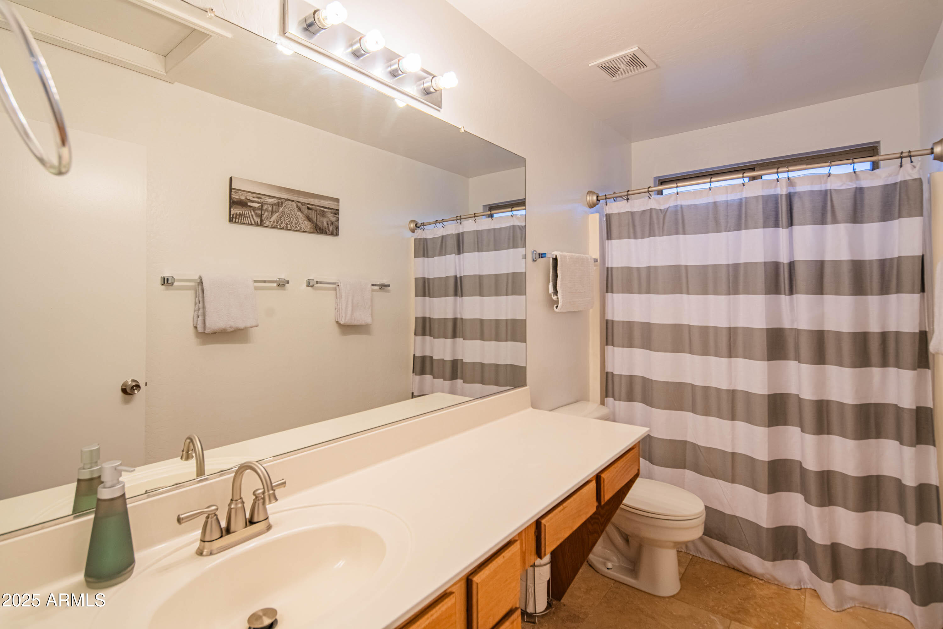 15843 W APACHE Street