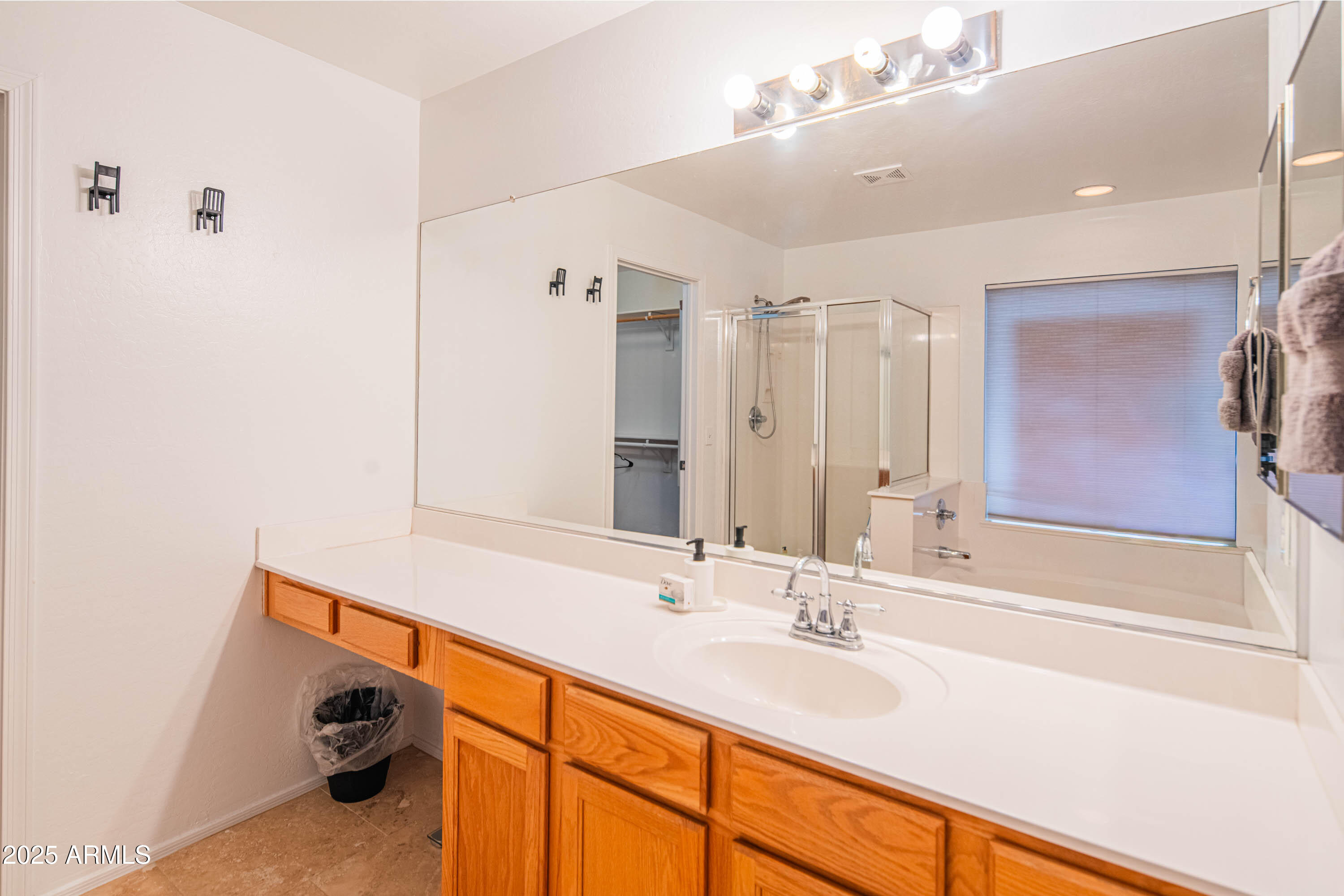 15843 W APACHE Street